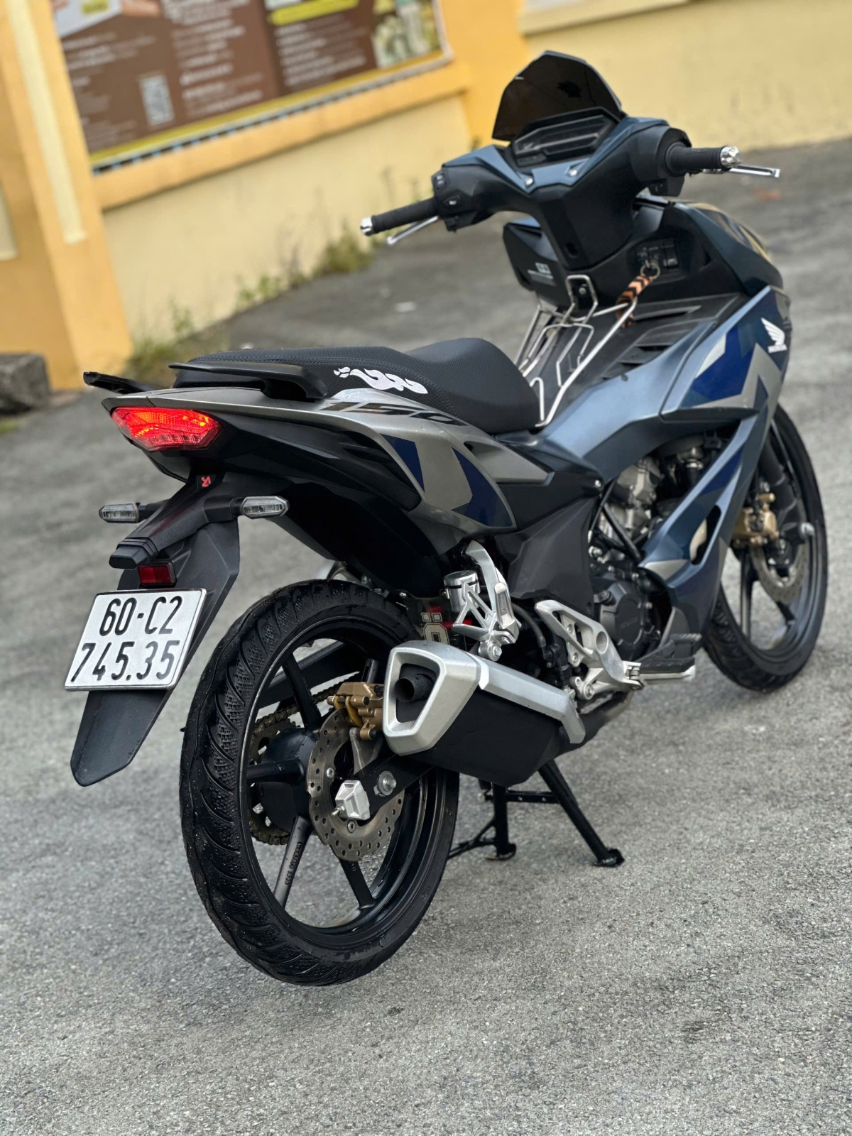 HONDA WINNER V2 ABS BS 60c2-74535