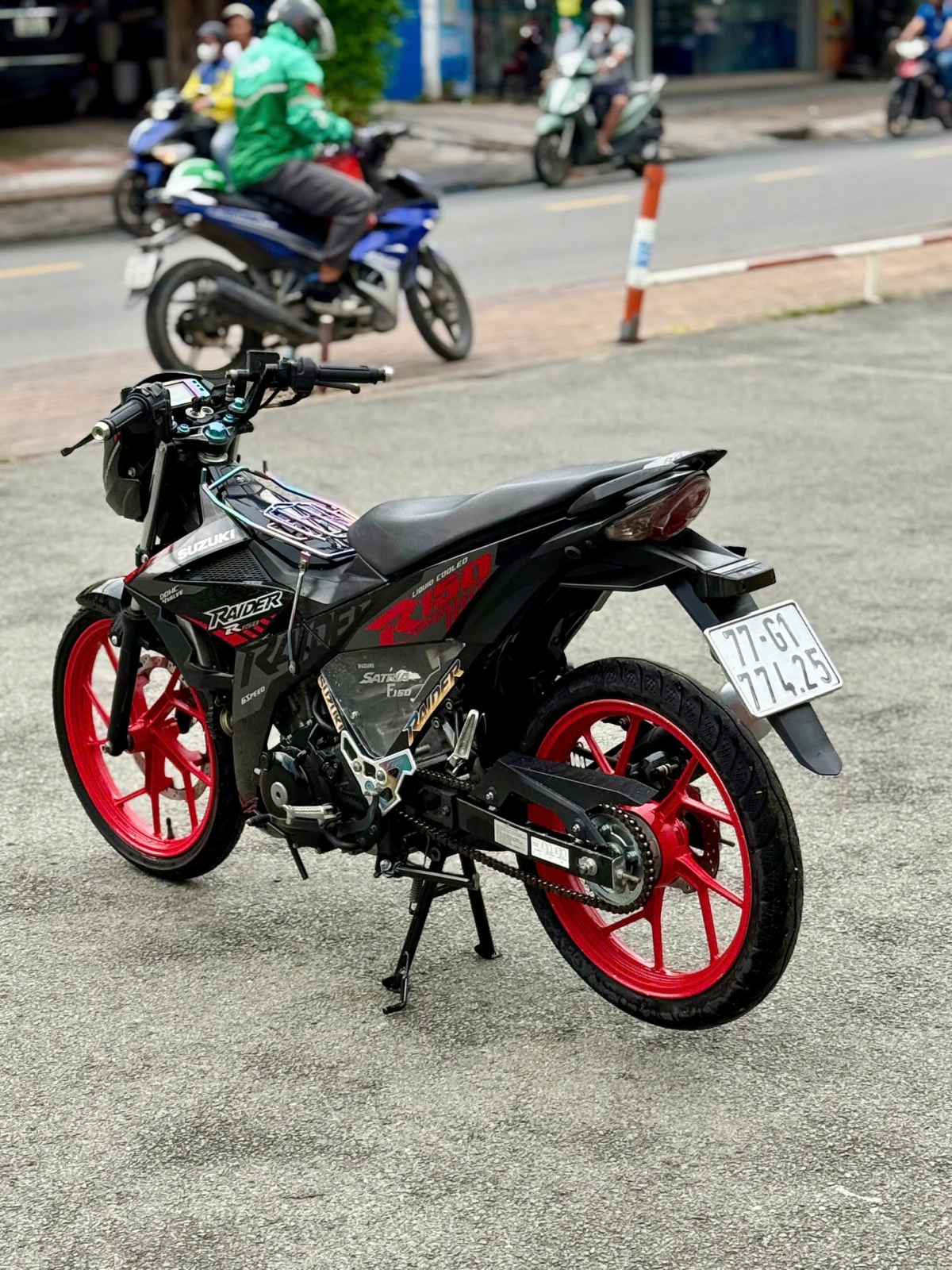 SUZUKI RAIDER FI BS 77G1-77425