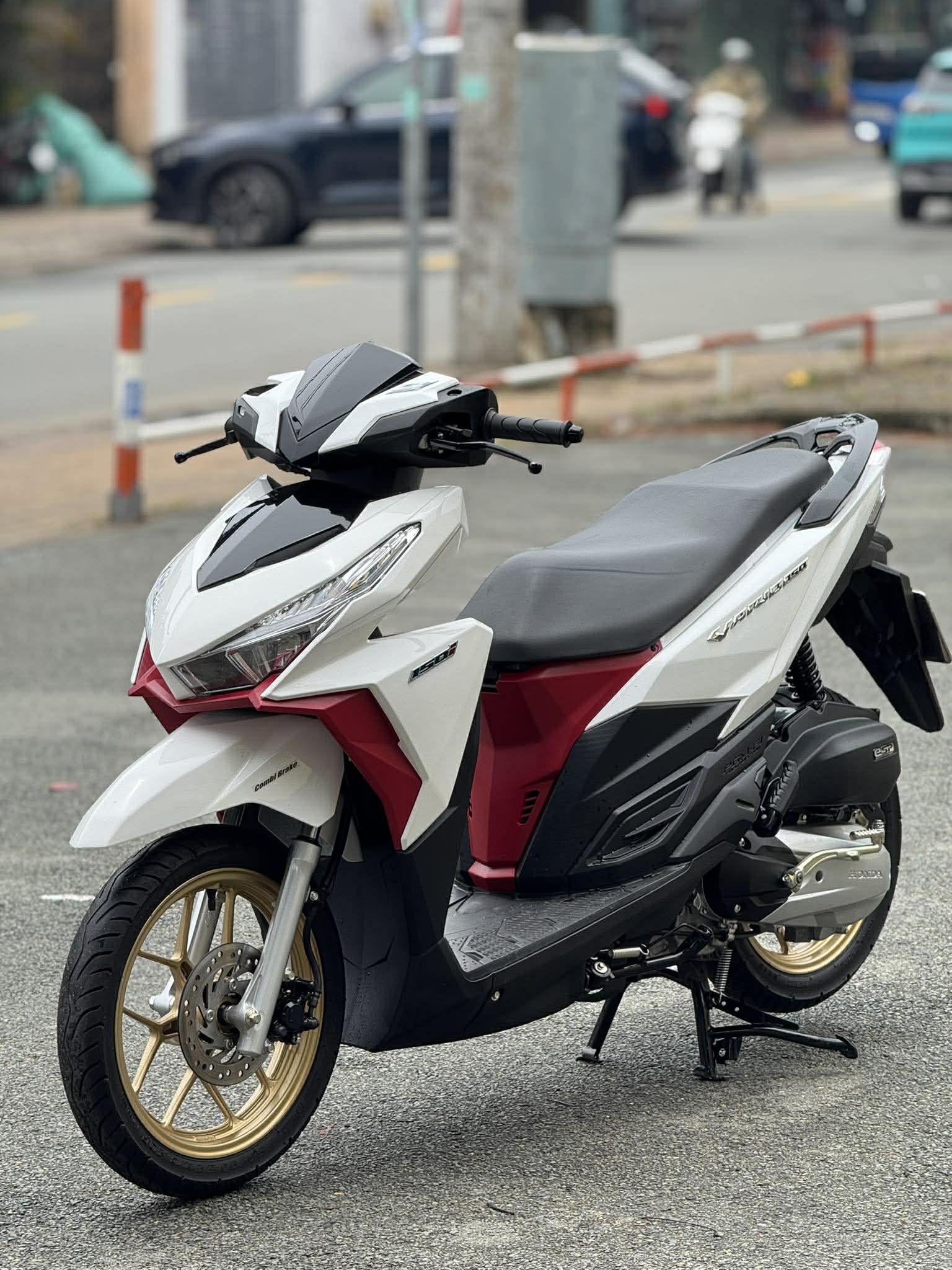 HONDA CLICK BS 61D1-76334