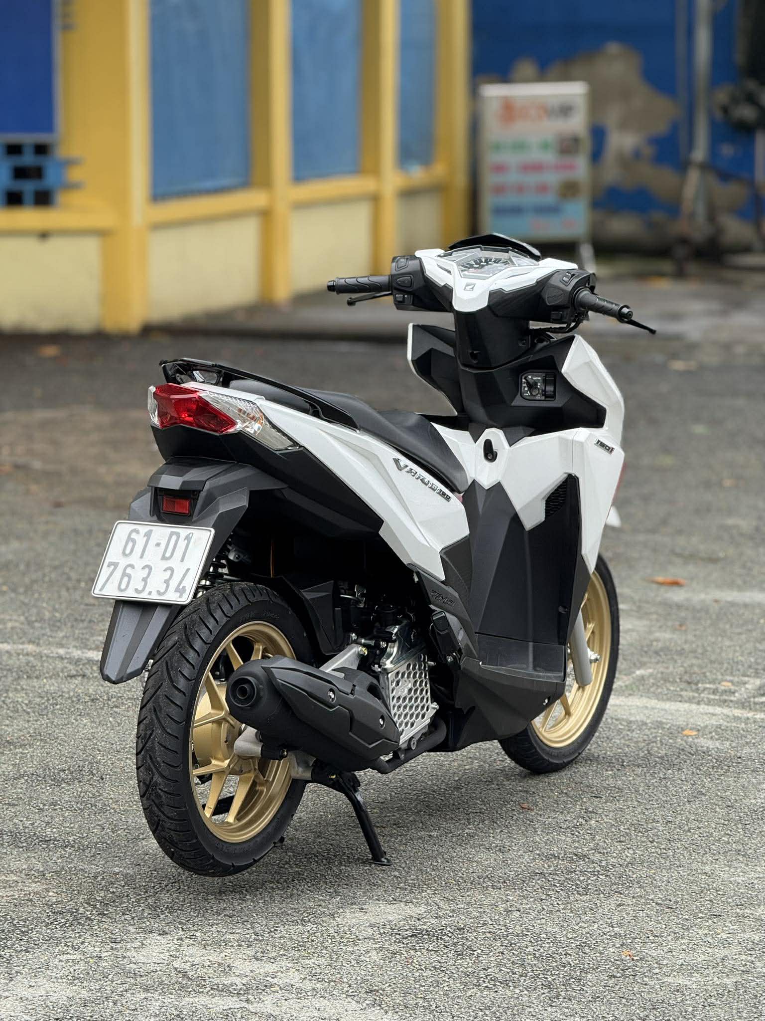 HONDA CLICK BS 61D1-76334