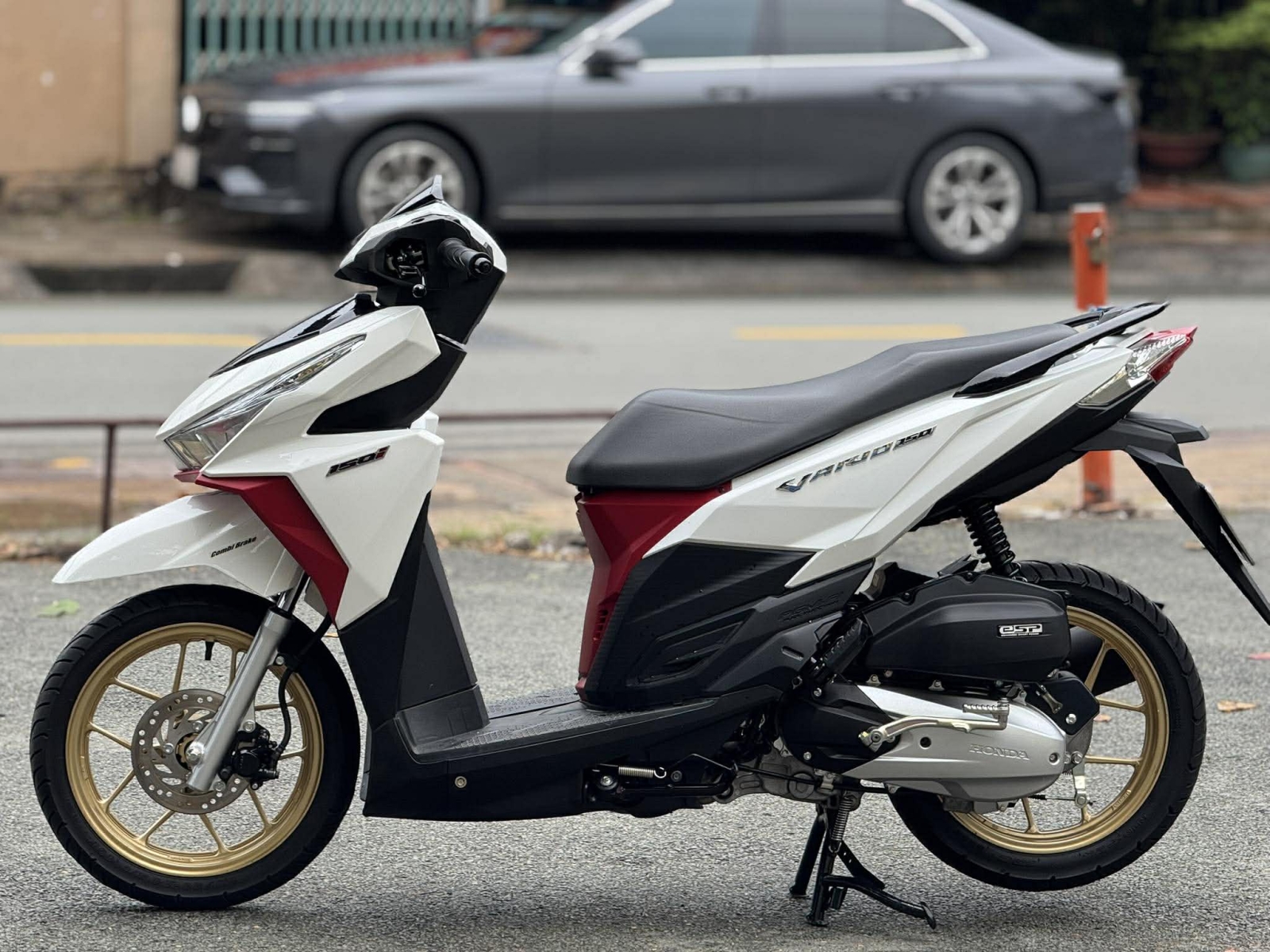 HONDA CLICK BS 61D1-76334