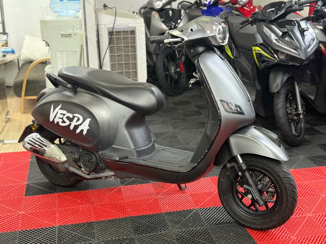 Vespa 50cc 2022 72AF-05436