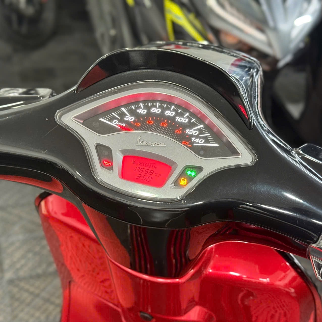 Vespa Sprint 2020 Bao sang tên