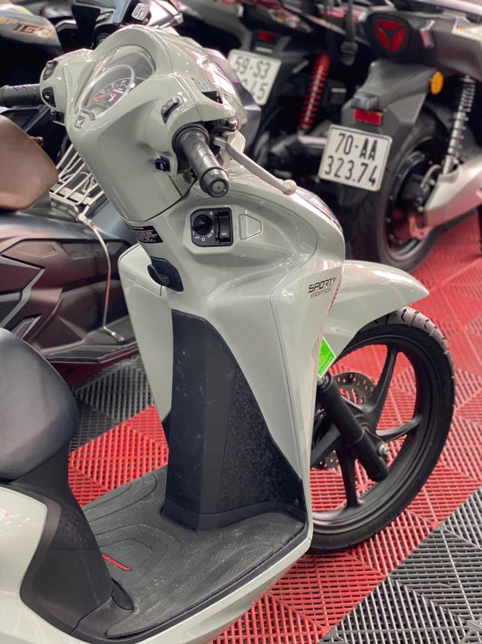HONDA VISION 2023 BÁNH LỚN 59S3-80087