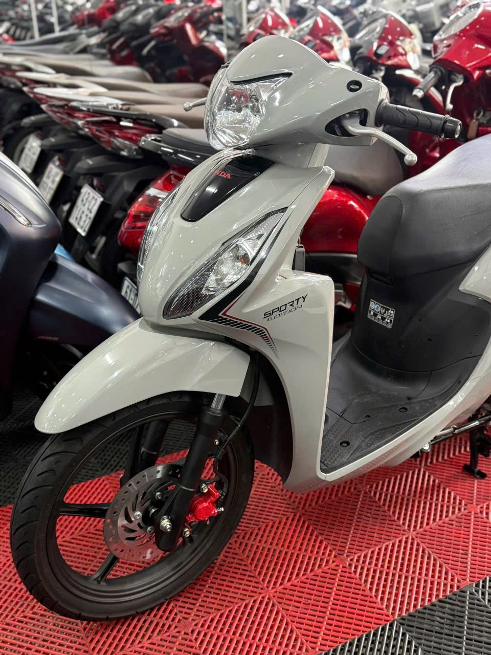 HONDA VISION 2023 BÁNH LỚN 59S3-80087