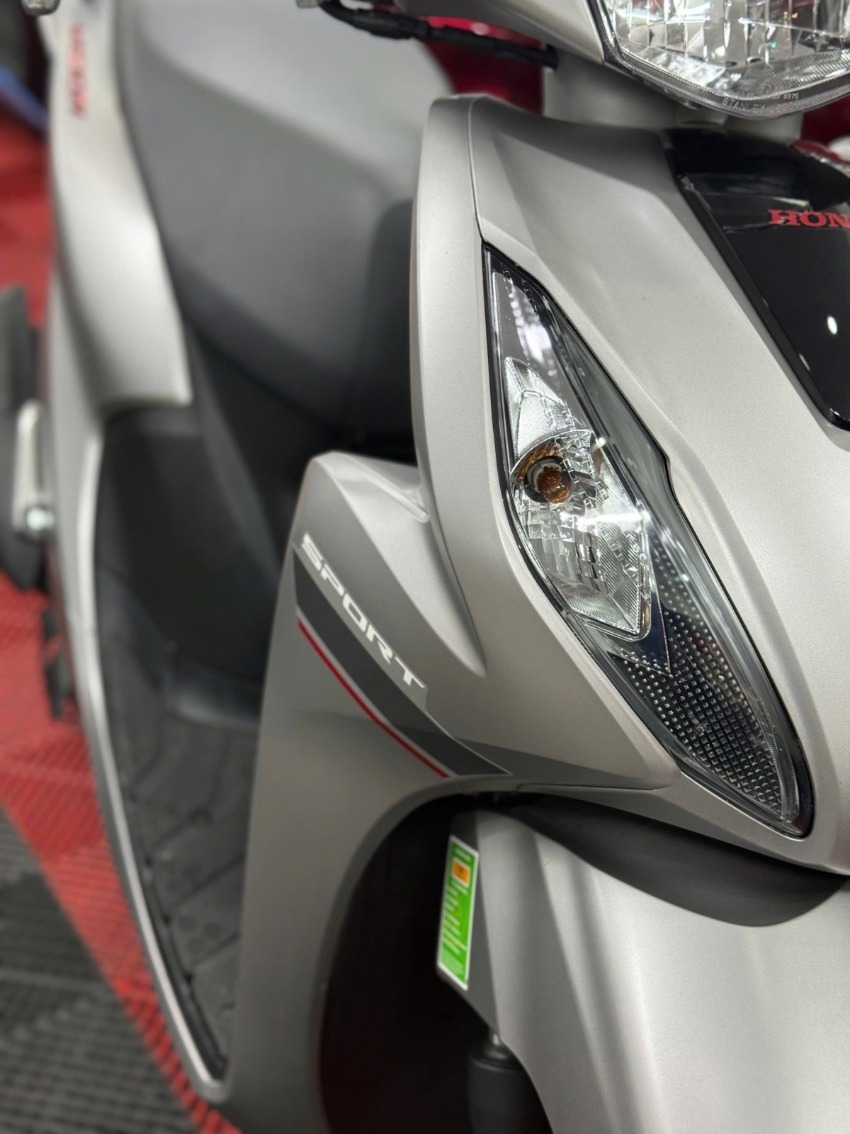 HONDA VISION 2026 BẠC NHÁM 2000KM 50AD-89649