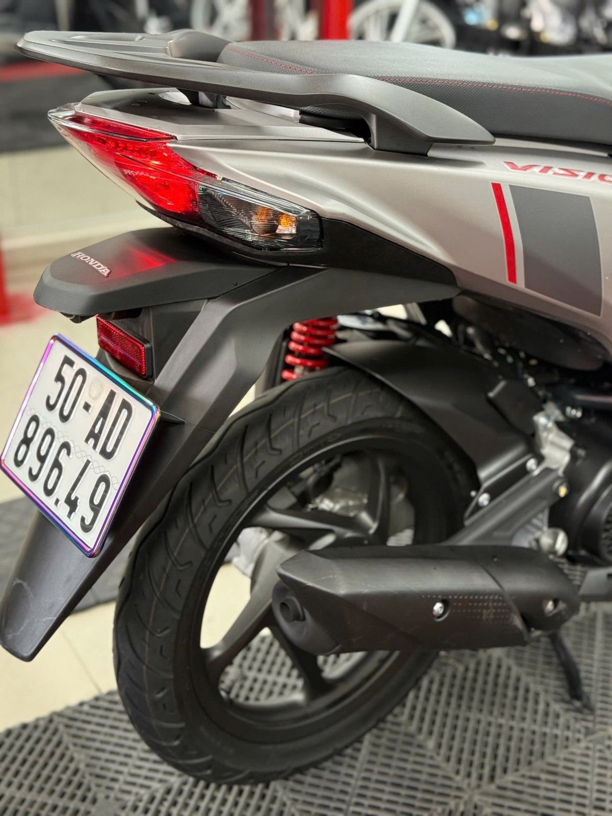 HONDA VISION 2026 BẠC NHÁM 2000KM 50AD-89649