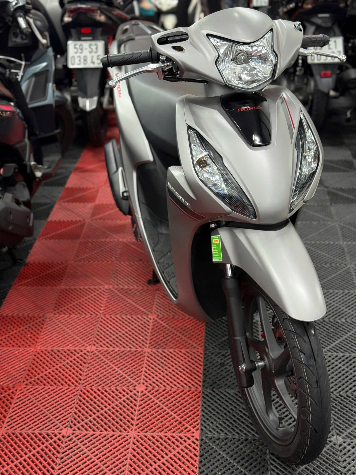 HONDA VISION 2026 BẠC NHÁM 2000KM 50AD-89649