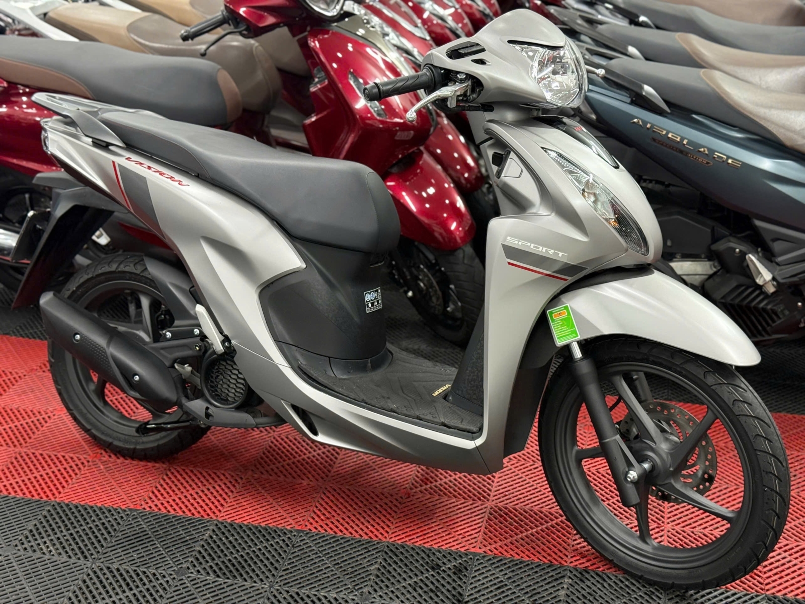 HONDA VISION 2026 BẠC NHÁM 2000KM 50AD-89649