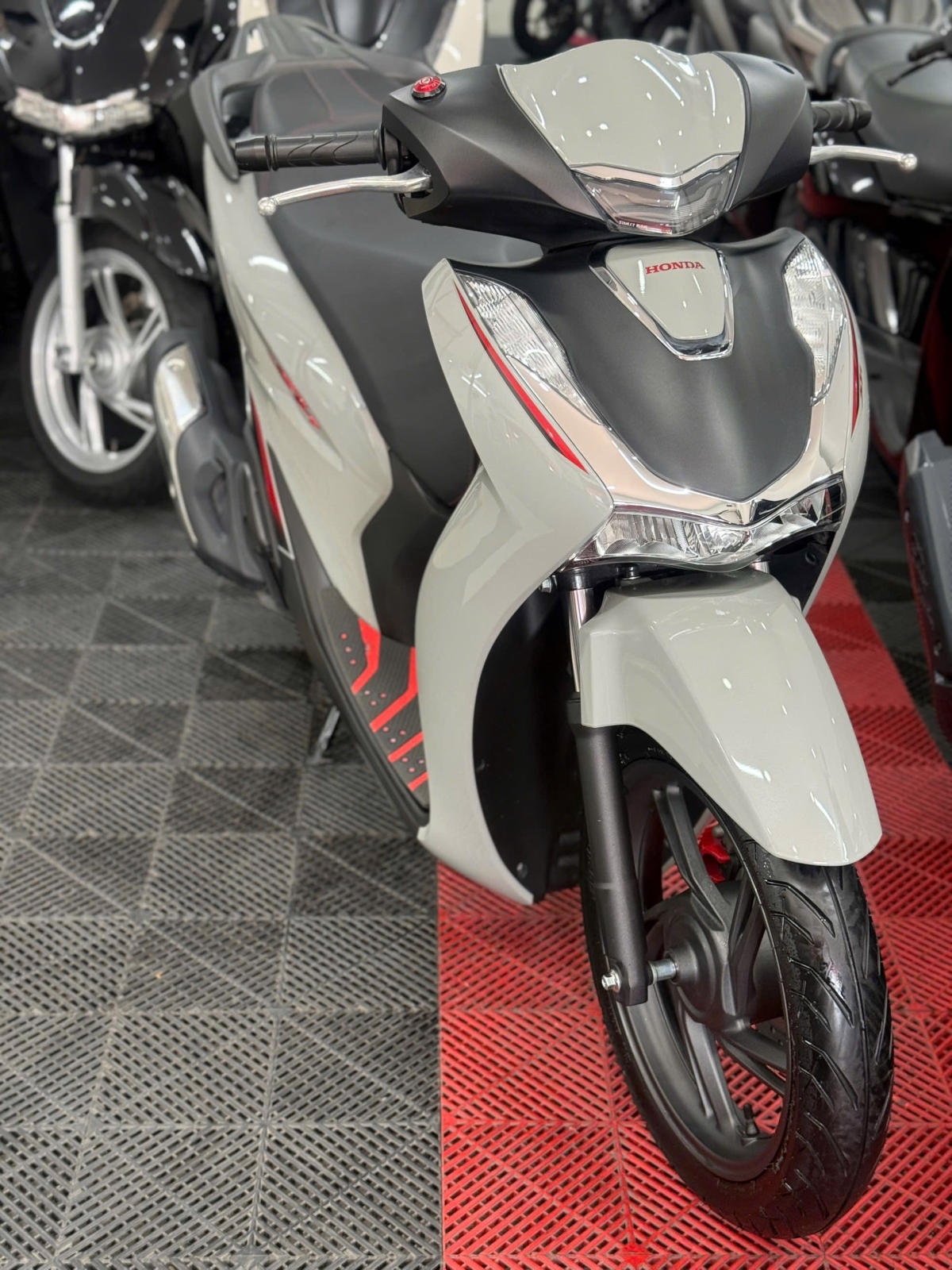 HONDA SH 125 ABS 2025 6000KM 84AA-49014