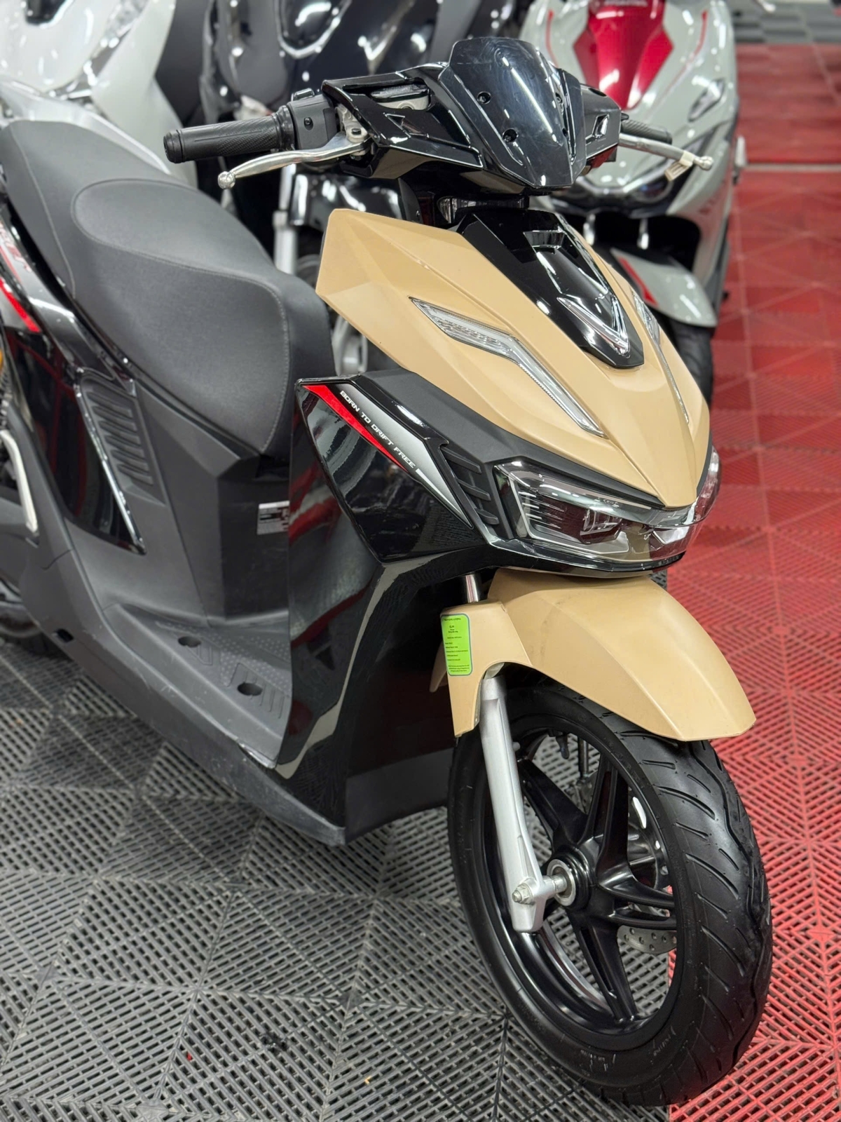 VINFAST VIPER 2026 1700KM PIN THUÊ 12SA-04128