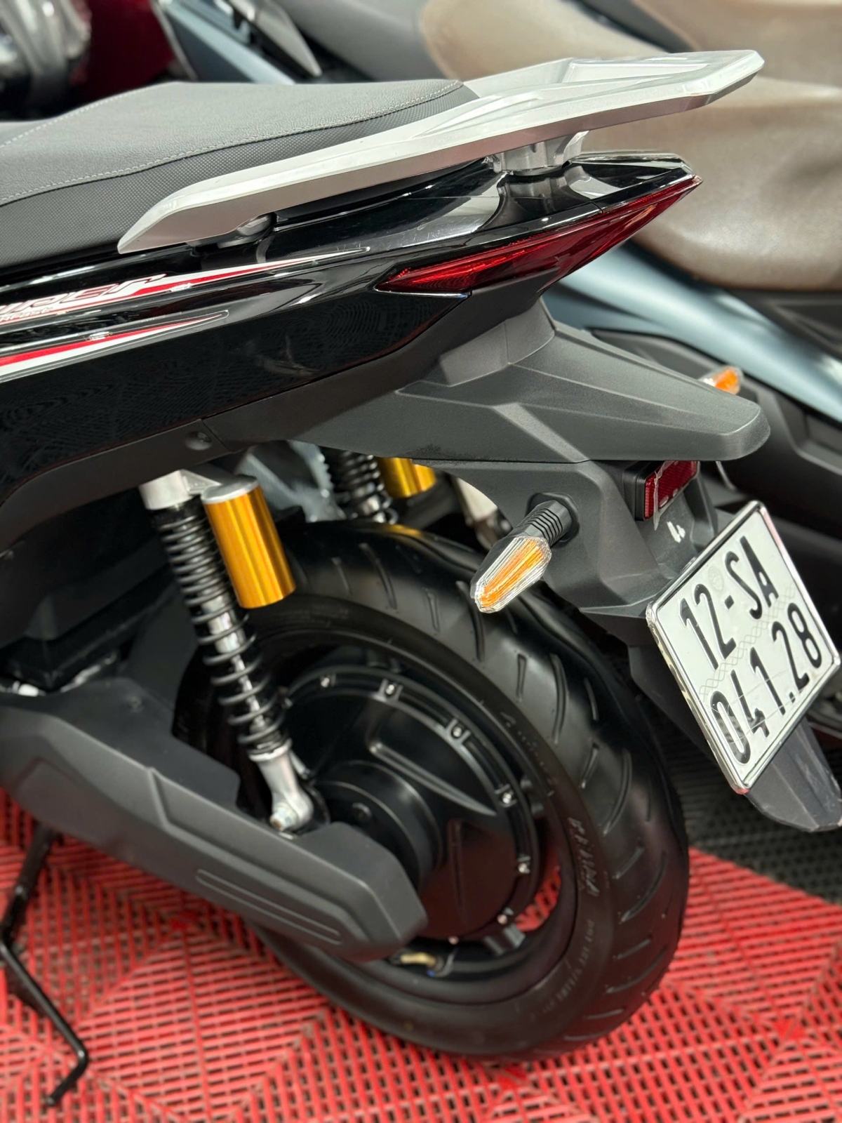 VINFAST VIPER 2026 1700KM PIN THUÊ 12SA-04128