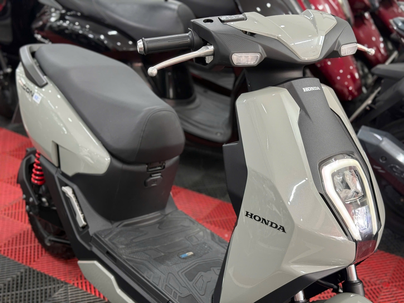 HONDA ICON E 2026 2000KM 50AF-24695