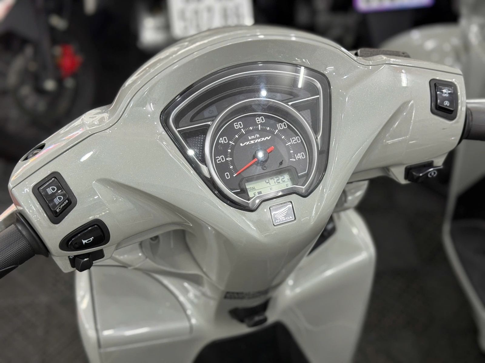 HONDA VISION 2023 BÁNH LỚN 4000KM 61D2-32220