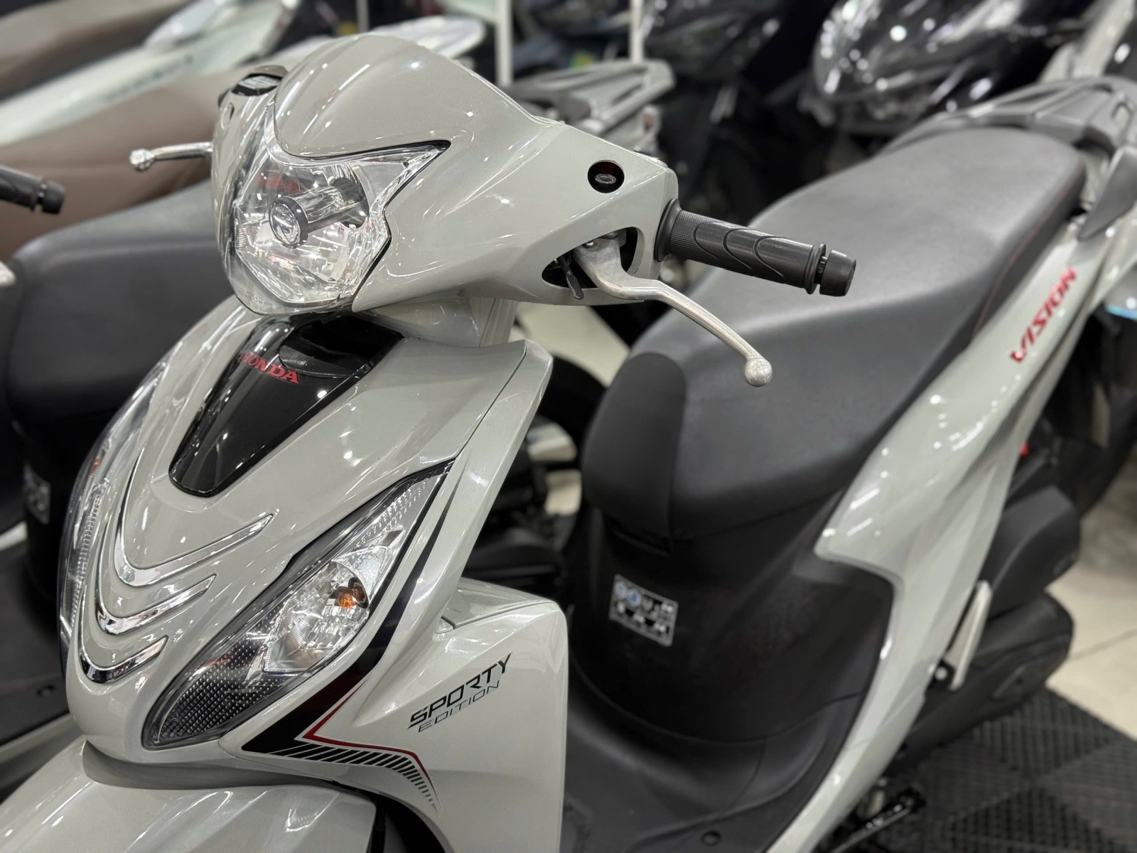 HONDA VISION 2023 BÁNH LỚN 4000KM 61D2-32220