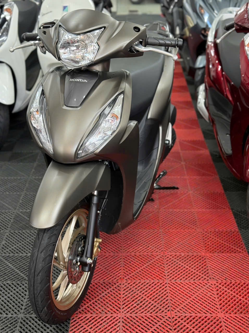HONDA VISION 2025 SMK 3000KM 50AC-53461