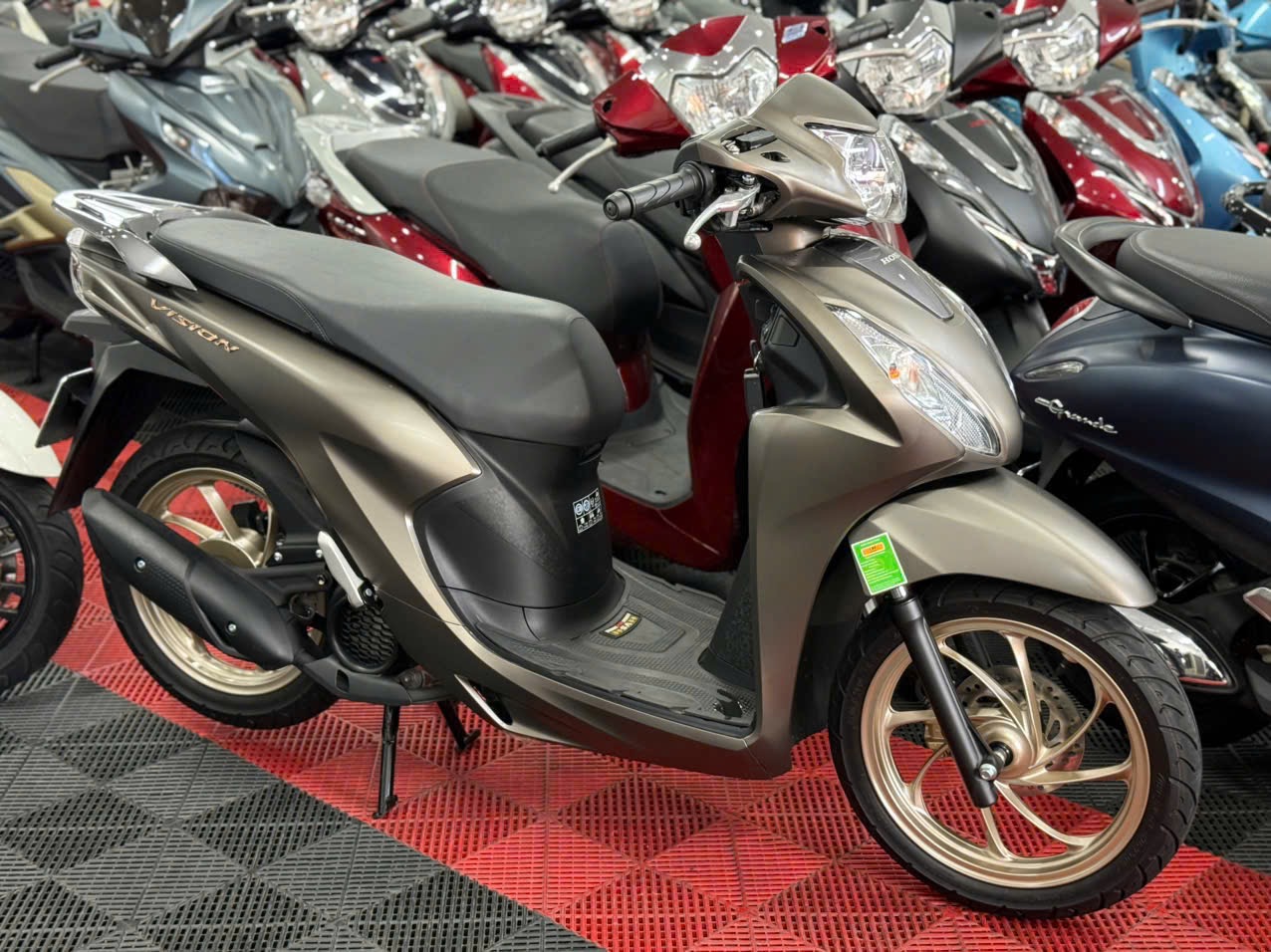 HONDA VISION 2025 SMK 3000KM 50AC-53461
