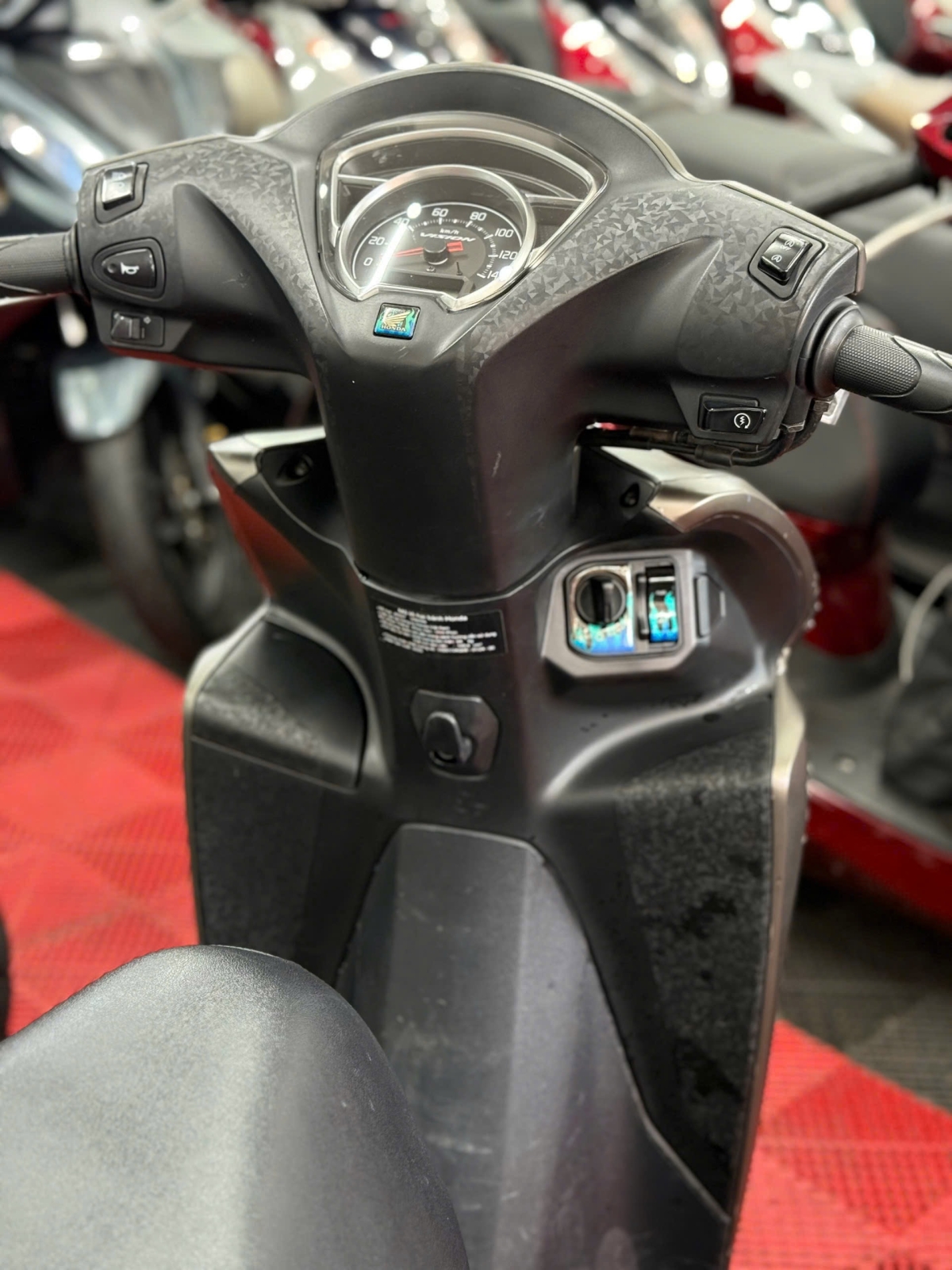 HONDA VISION 2025 SMK 3000KM 50AC-53461