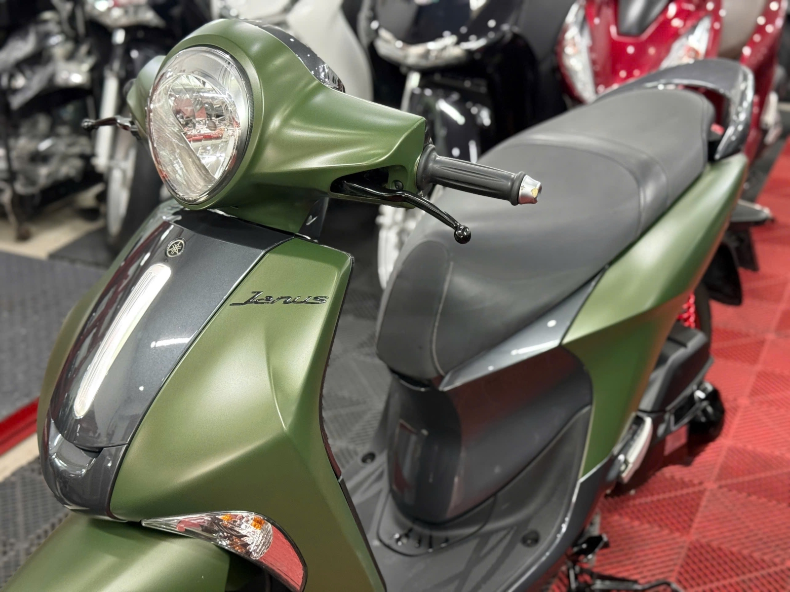 YAMAHA JANUS 2017 SMK 69B1-25342