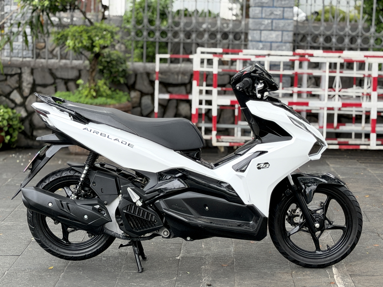 AB 125 2020 SMK TRẮNG SPOTY BS 59M2 50899
