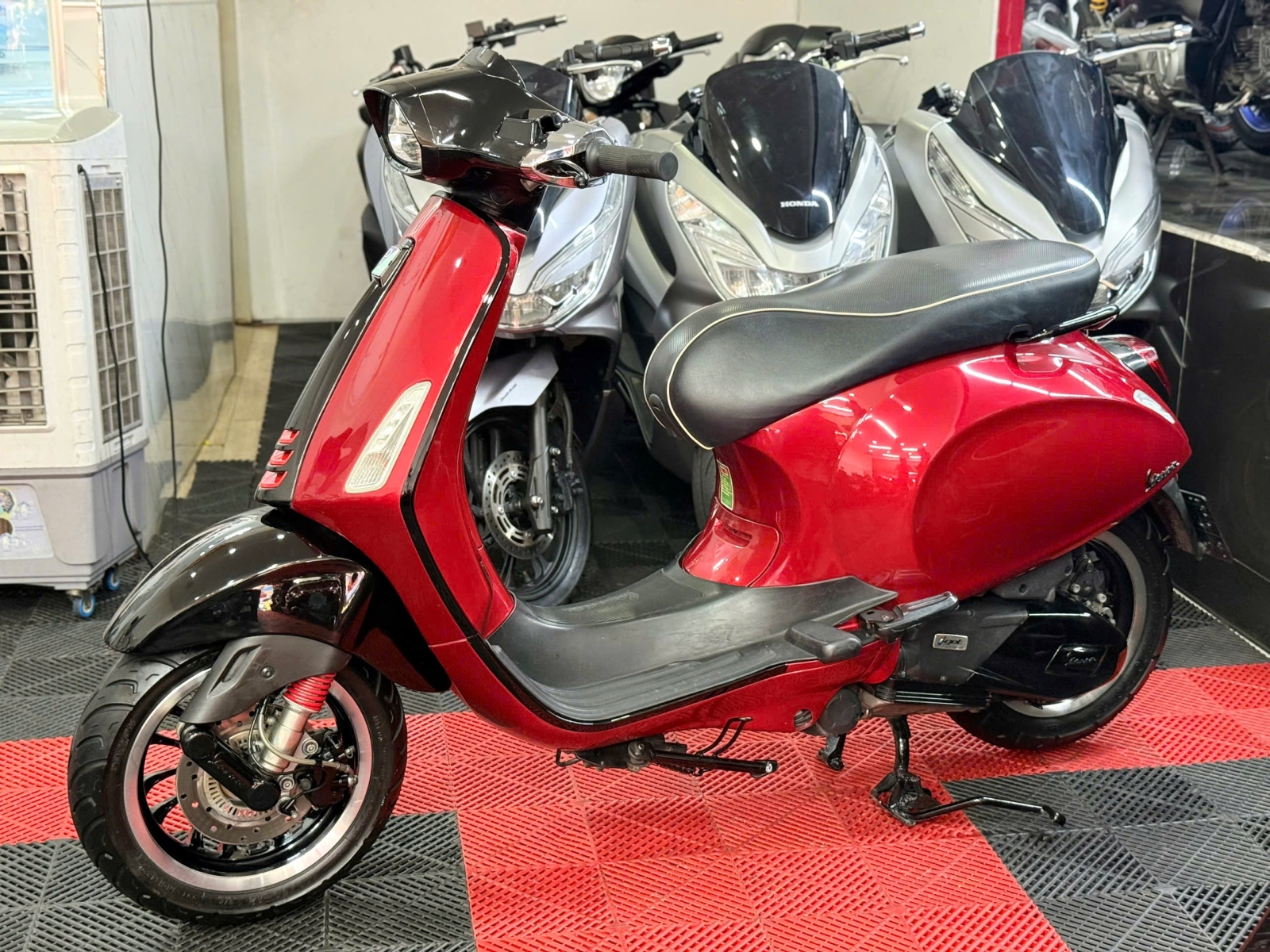 Vespa Sprint 2020 Bao Sang Tên