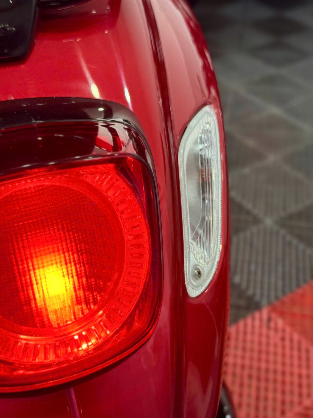 Vespa Sprint 2020 Bao Sang Tên