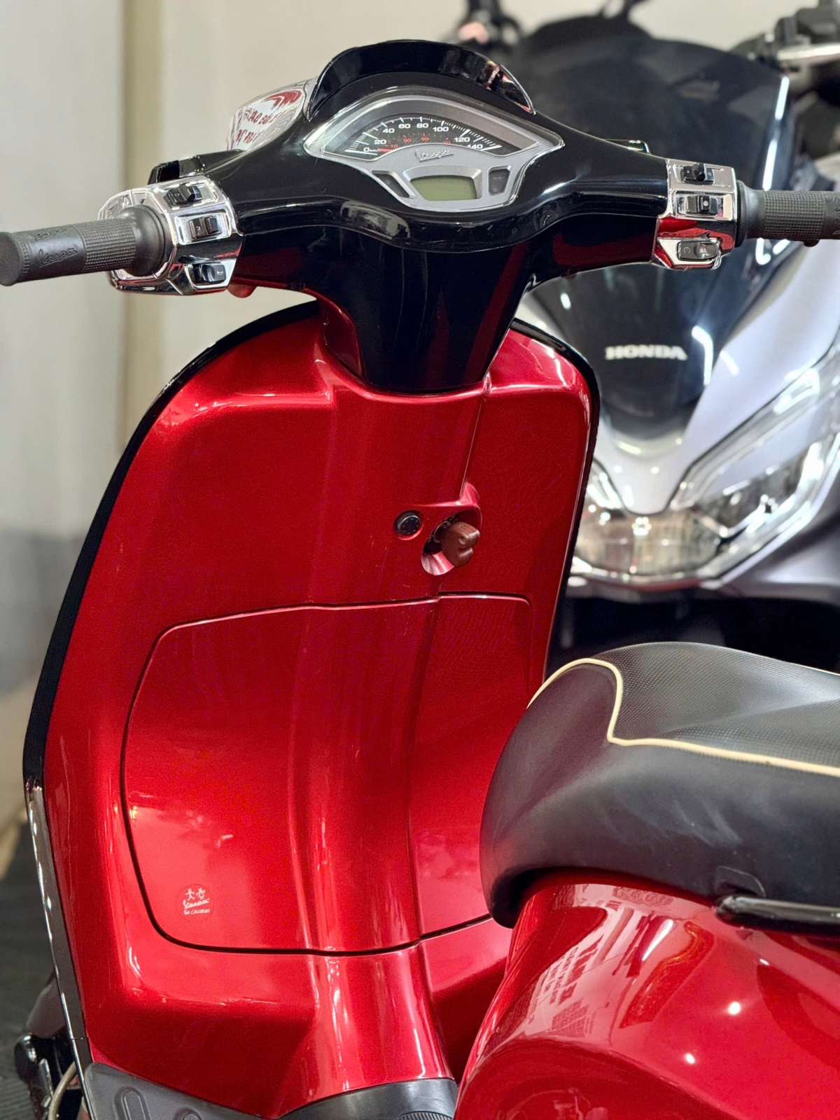 Vespa Sprint 2020 Bao Sang Tên