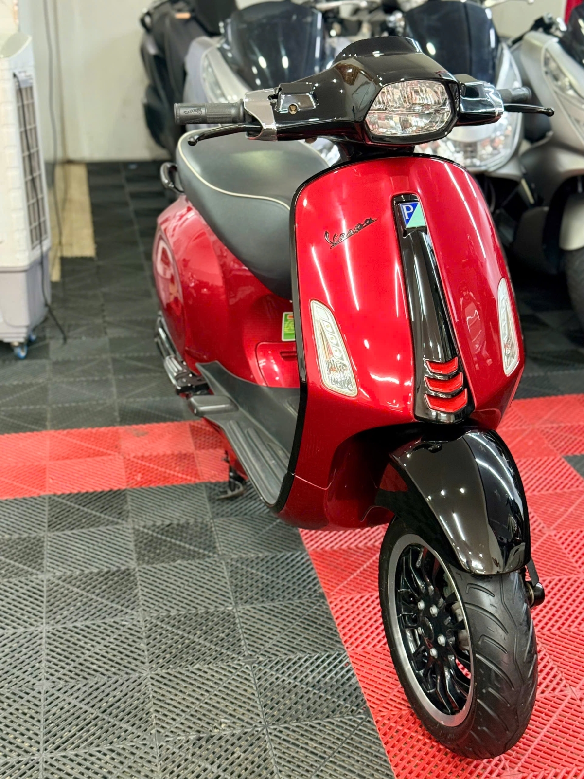 Vespa Sprint 2020 Bao Sang Tên