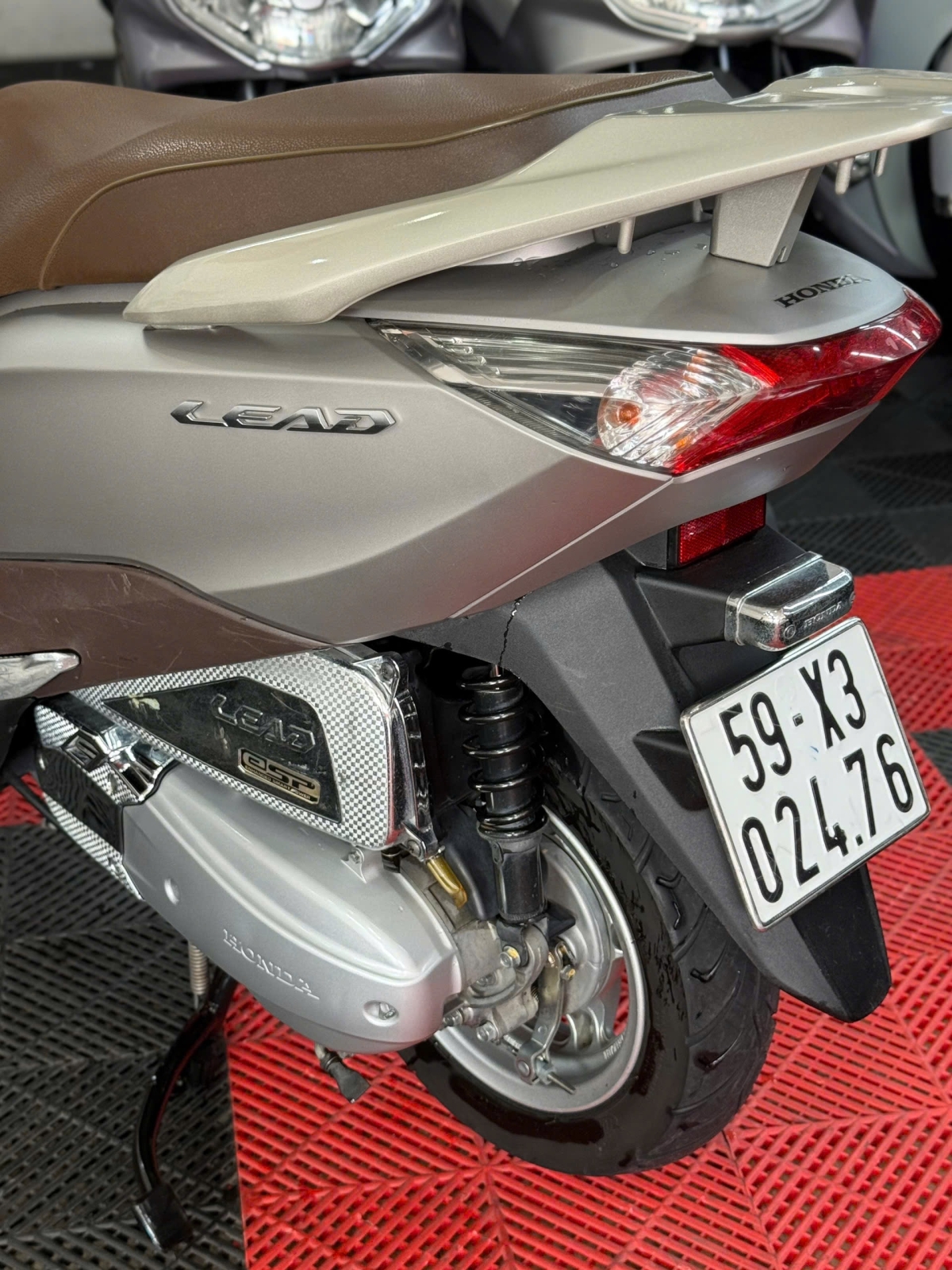 Lead 2016 59X3-02476