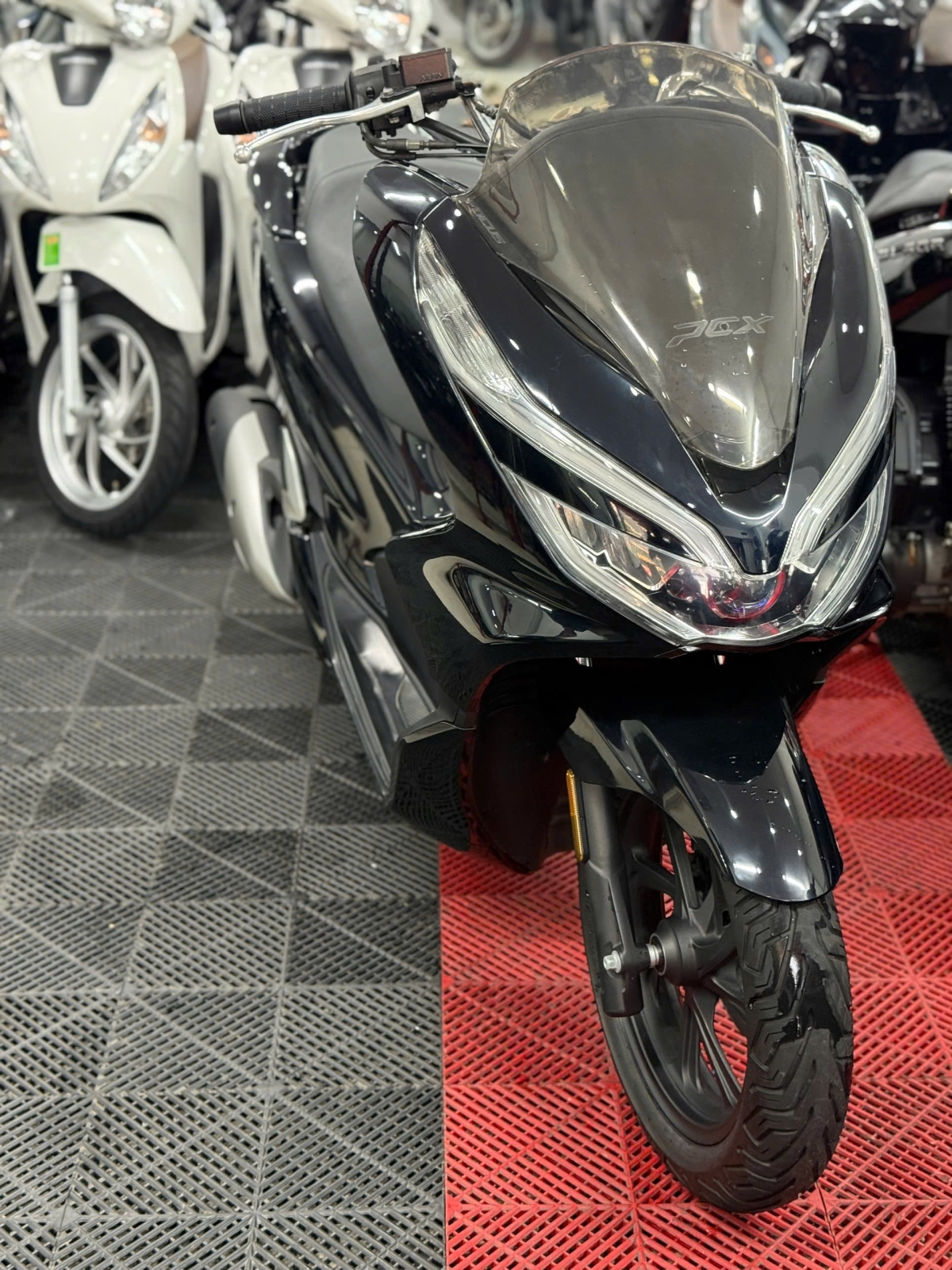 HONDA PCX 125 2018 FULL BLACK 59M2-29618