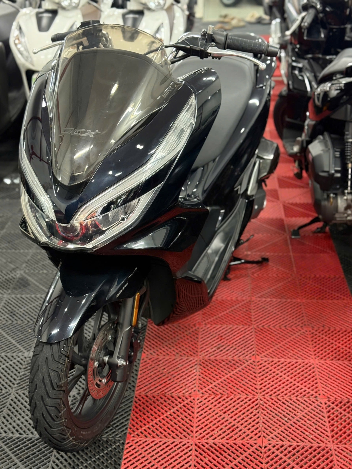 HONDA PCX 125 2018 FULL BLACK 59M2-29618
