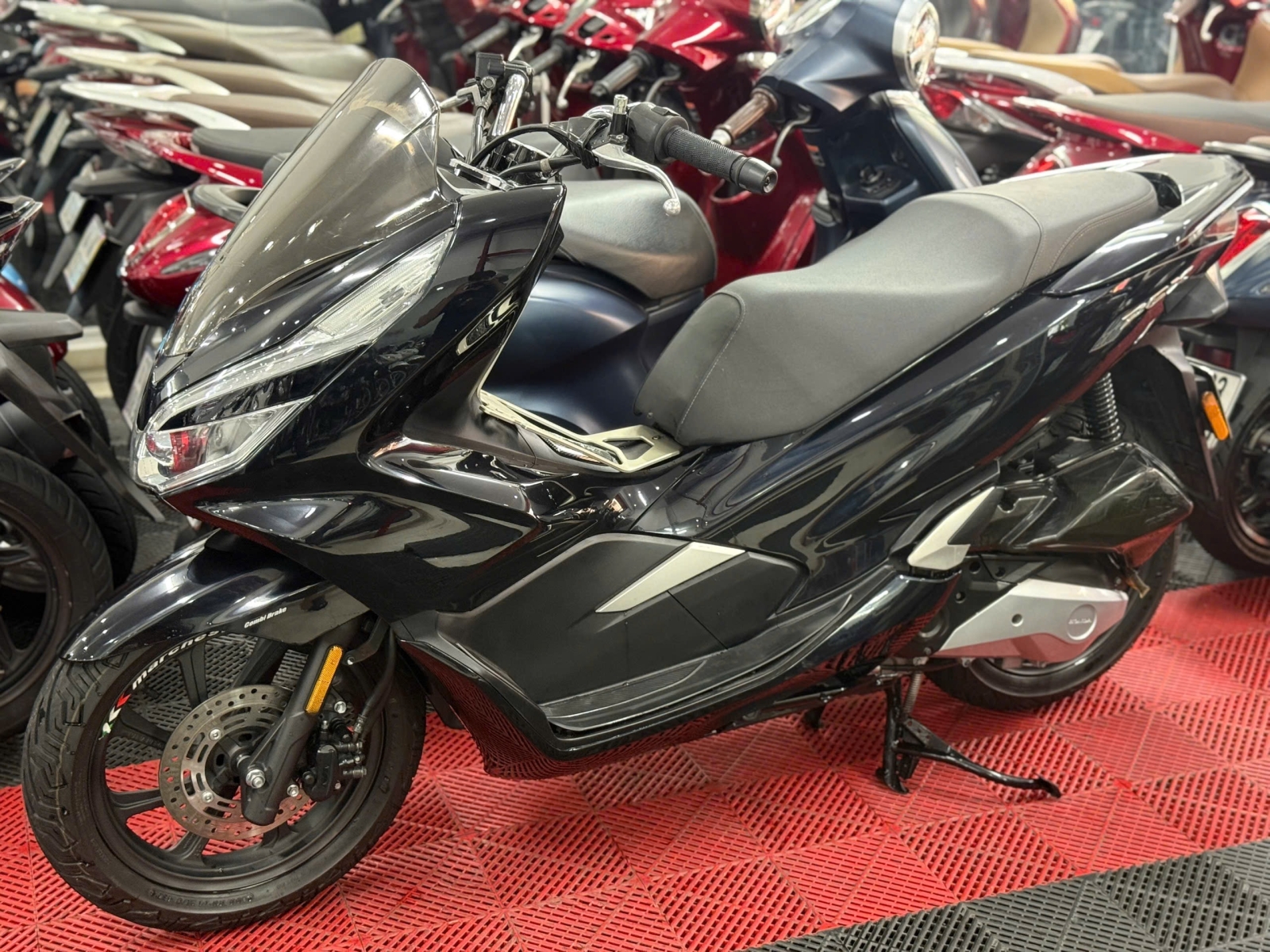 HONDA PCX 125 2018 FULL BLACK 59M2-29618