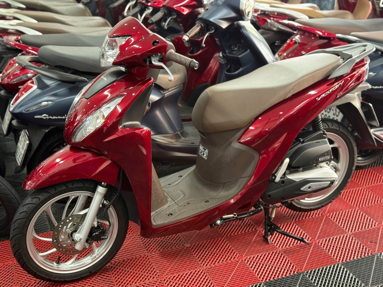HONDA VISION 2025 SMK 3000KM 50AA-99515