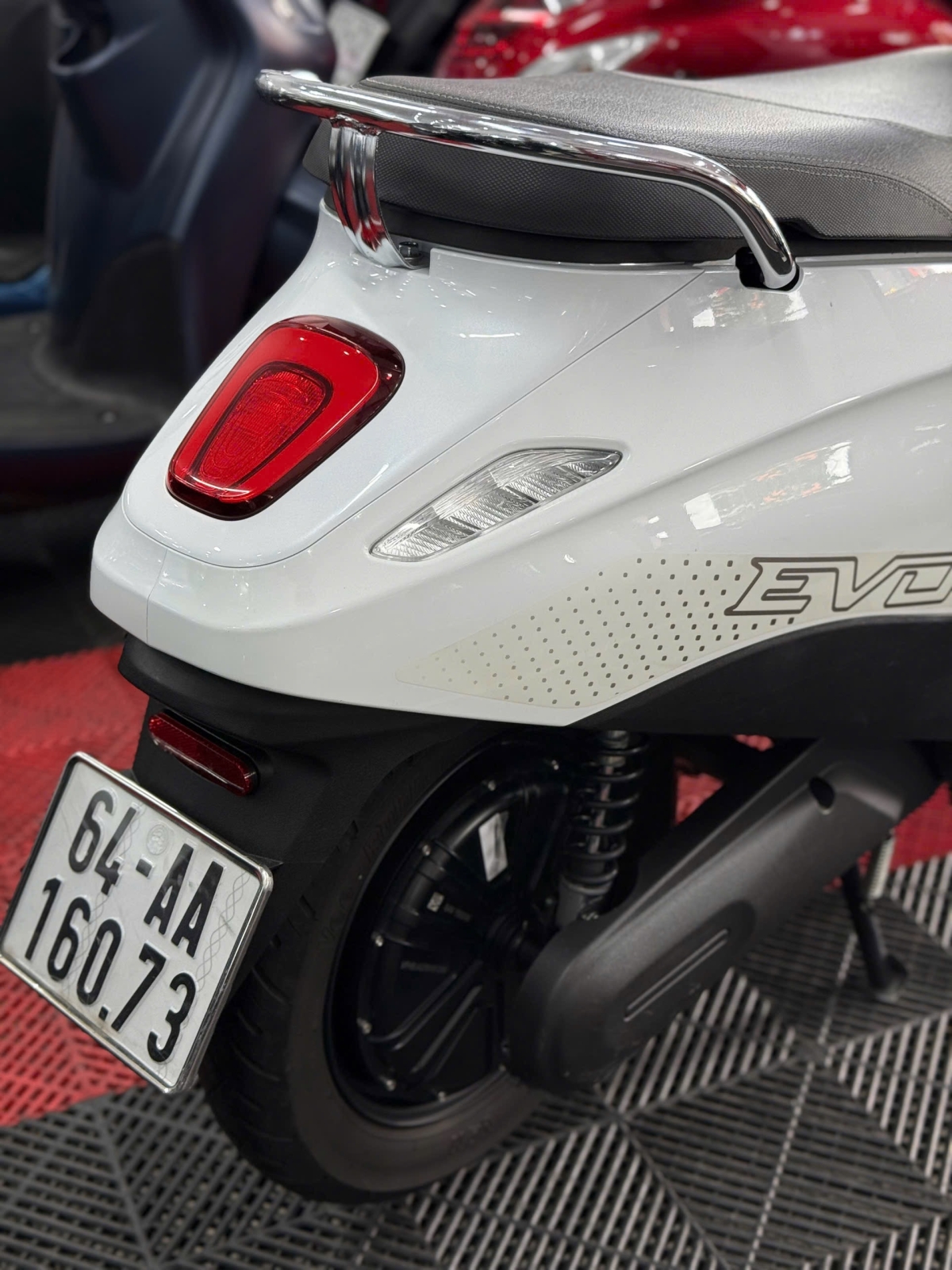 VINFART EVO GRAND 2025 64AA - 16073