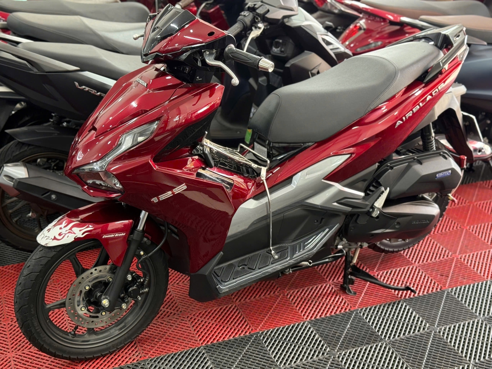 HONDA AIRBLADE 125 2025 8000KM 50AD-08147
