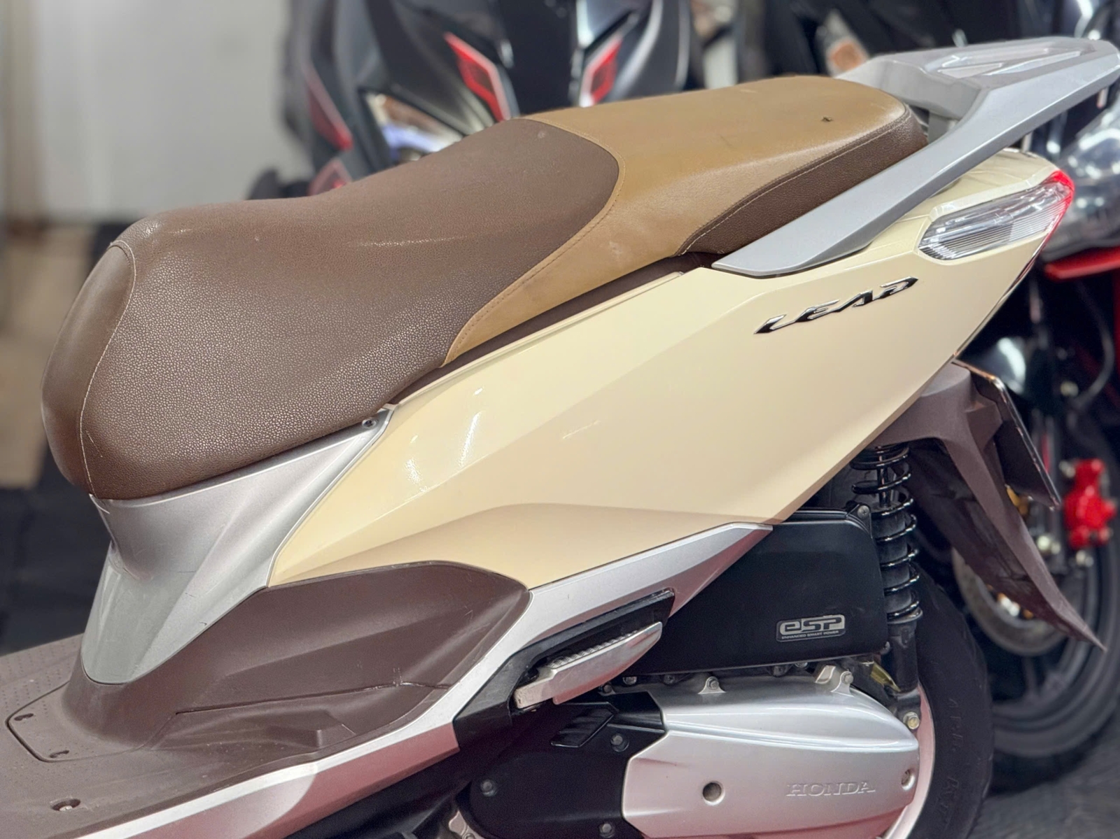 Honda Lead 2018 - SMK - 59D2-75190