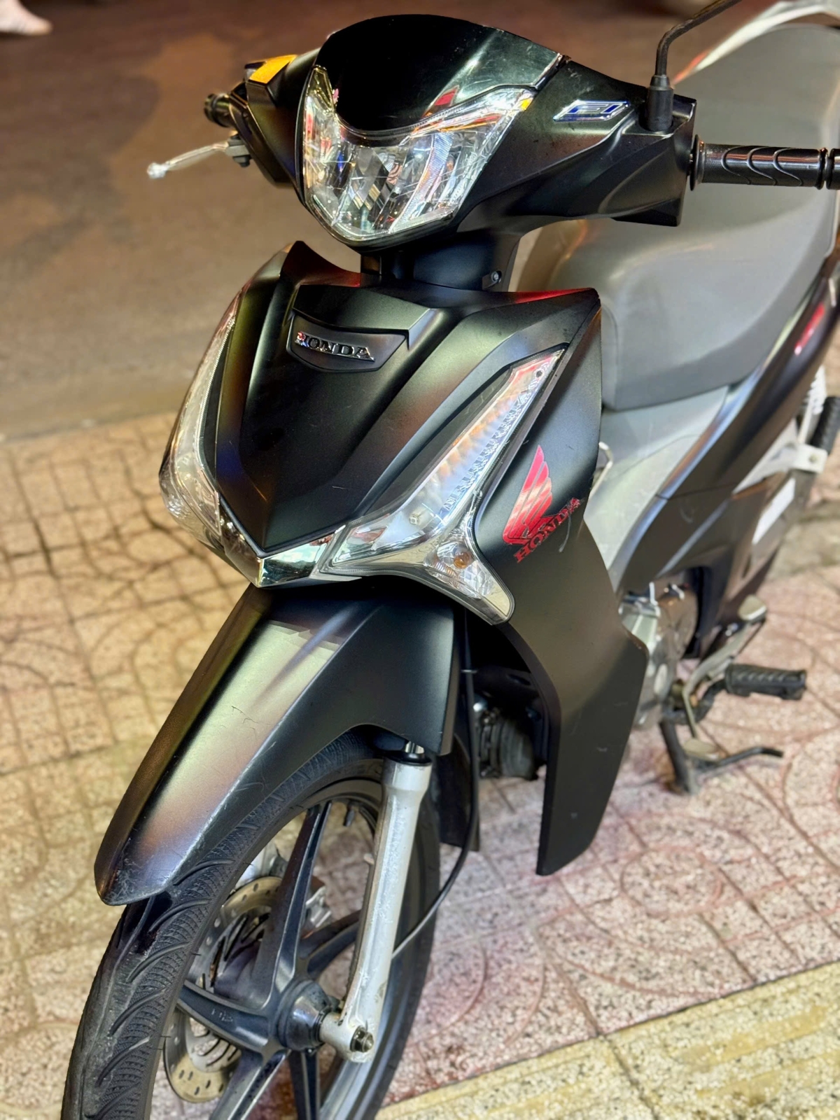 Honda Future 2018 63B2-70700