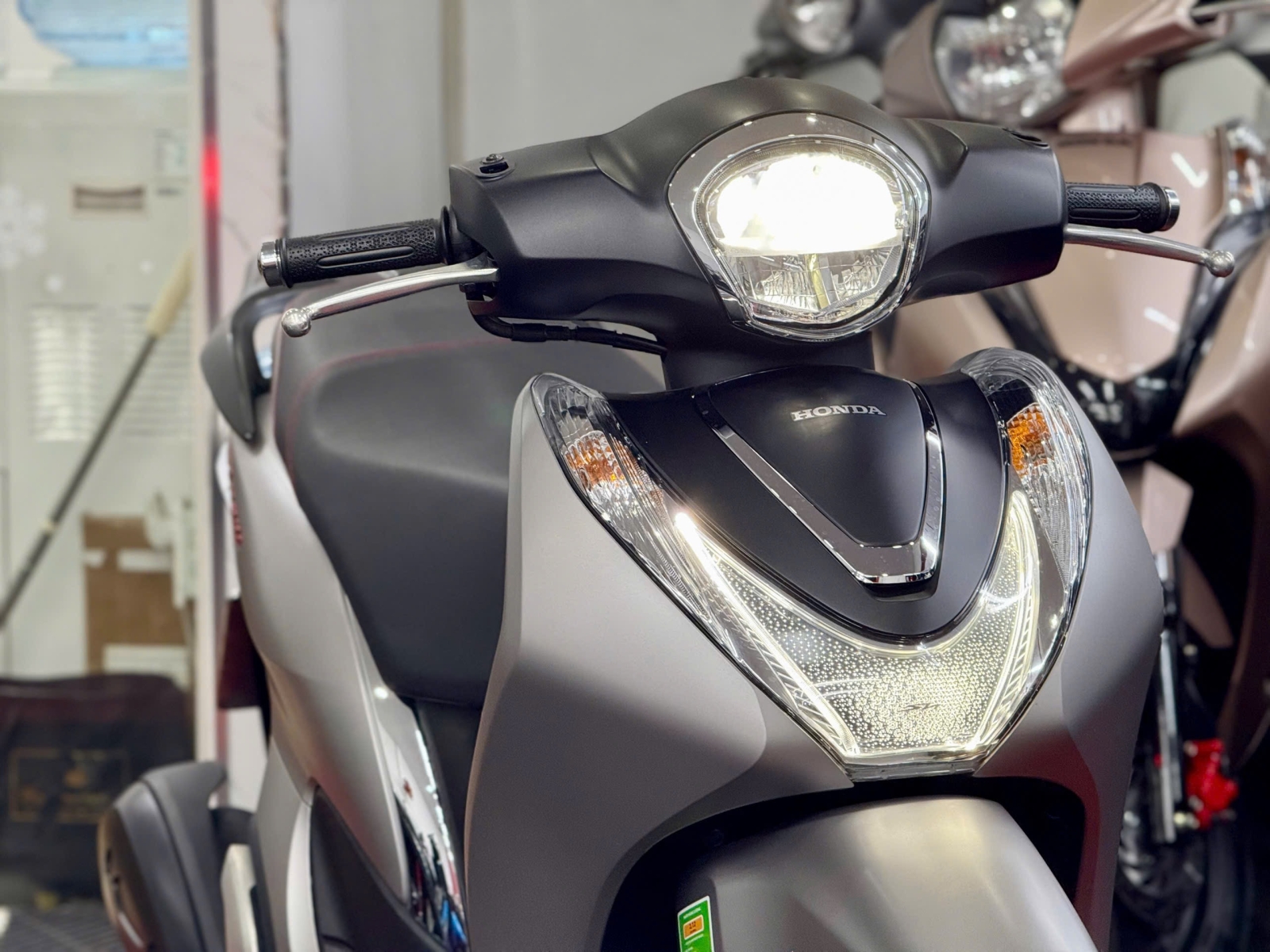 Honda SHmode 2025 68AB-21483