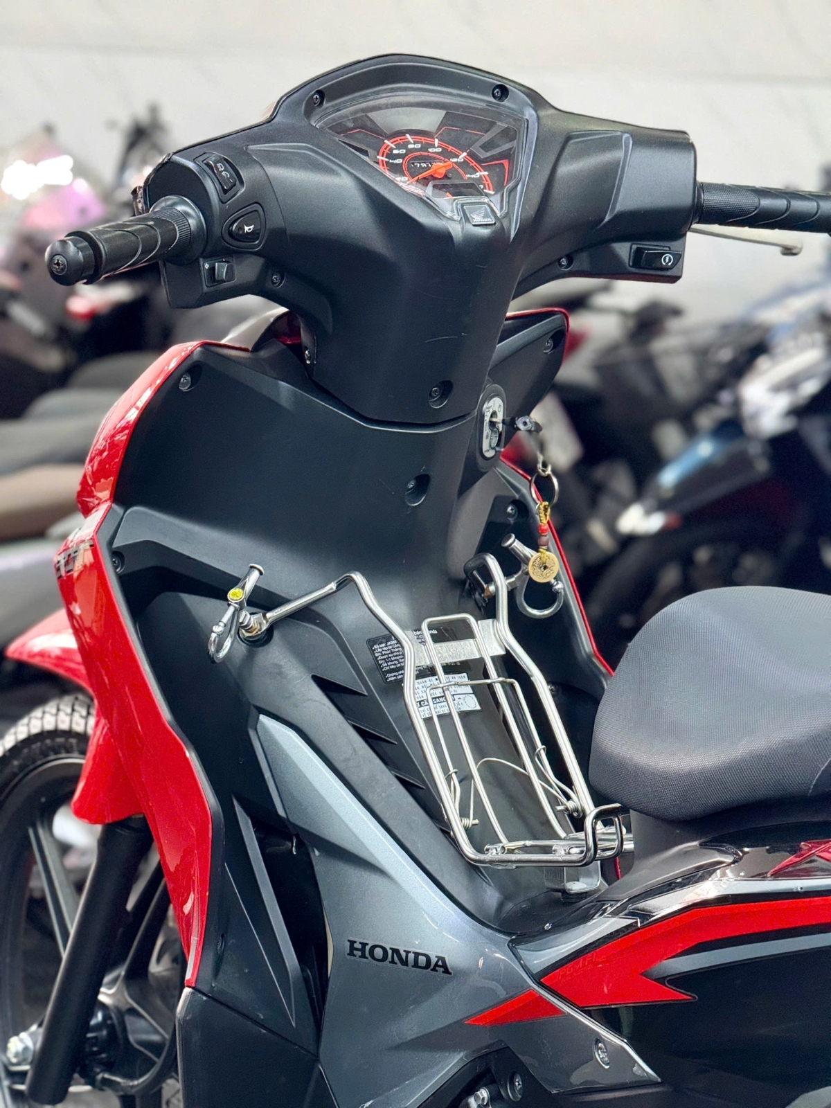 Wave RSX 2024 Form mới Bao sang tên
