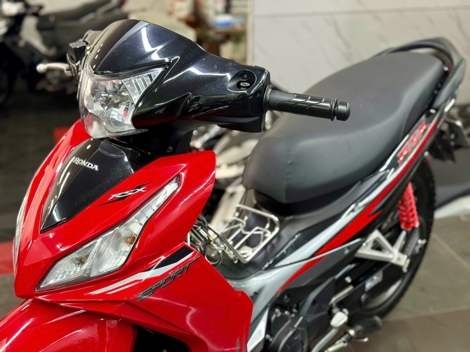 Wave RSX 2024 Form mới Bao sang tên