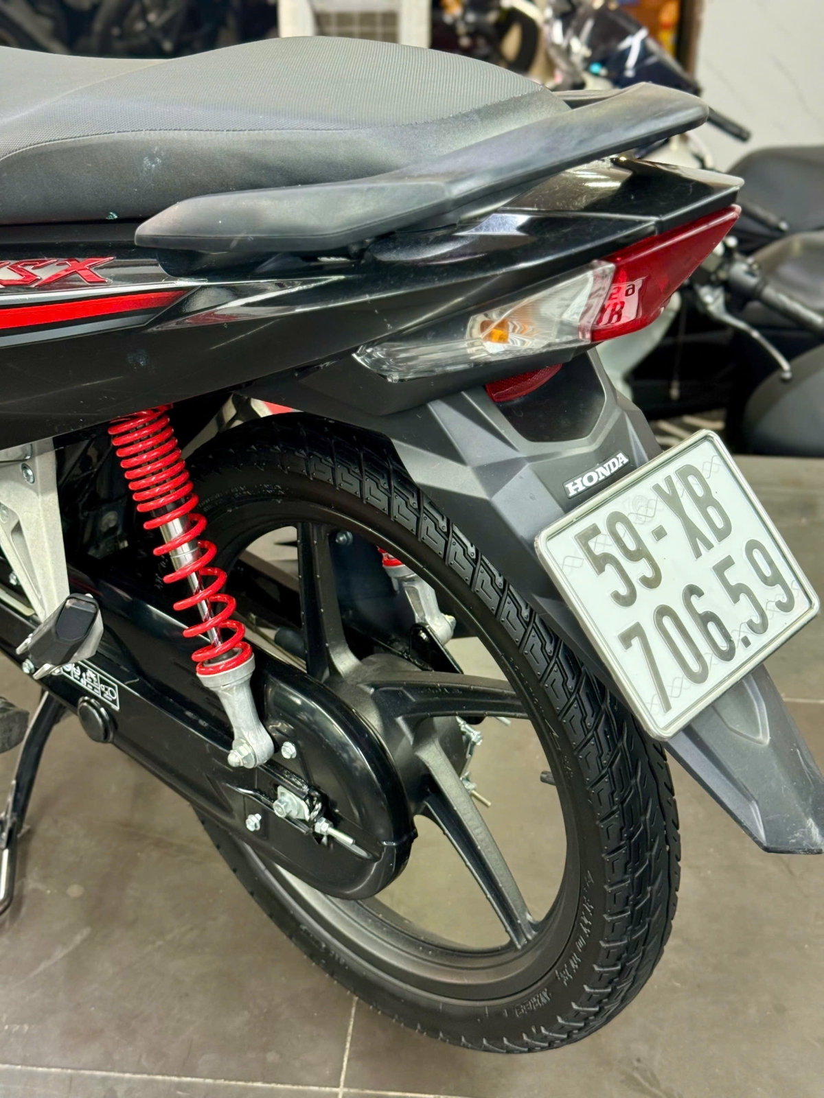 Wave RSX 2024 Form mới Bao sang tên