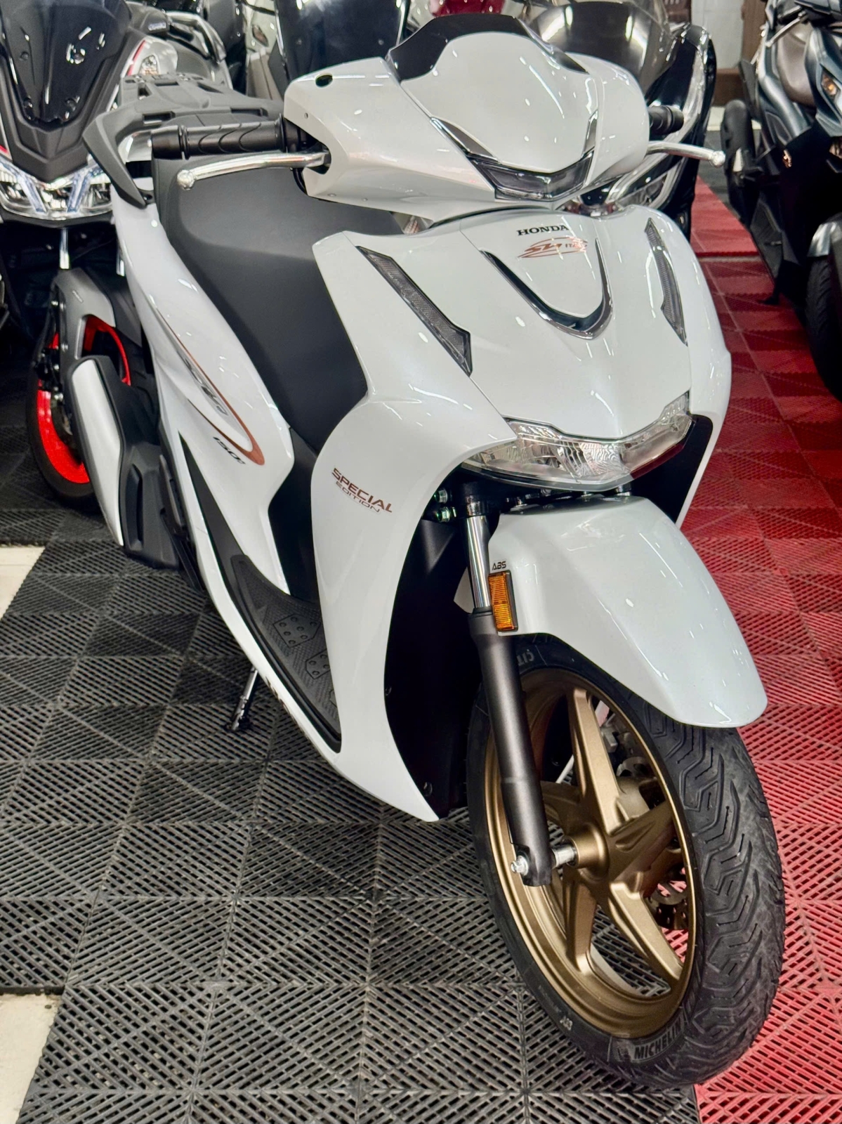 SH 150i Nhập Ý bản Special New Concept 600KM 50AF-63174