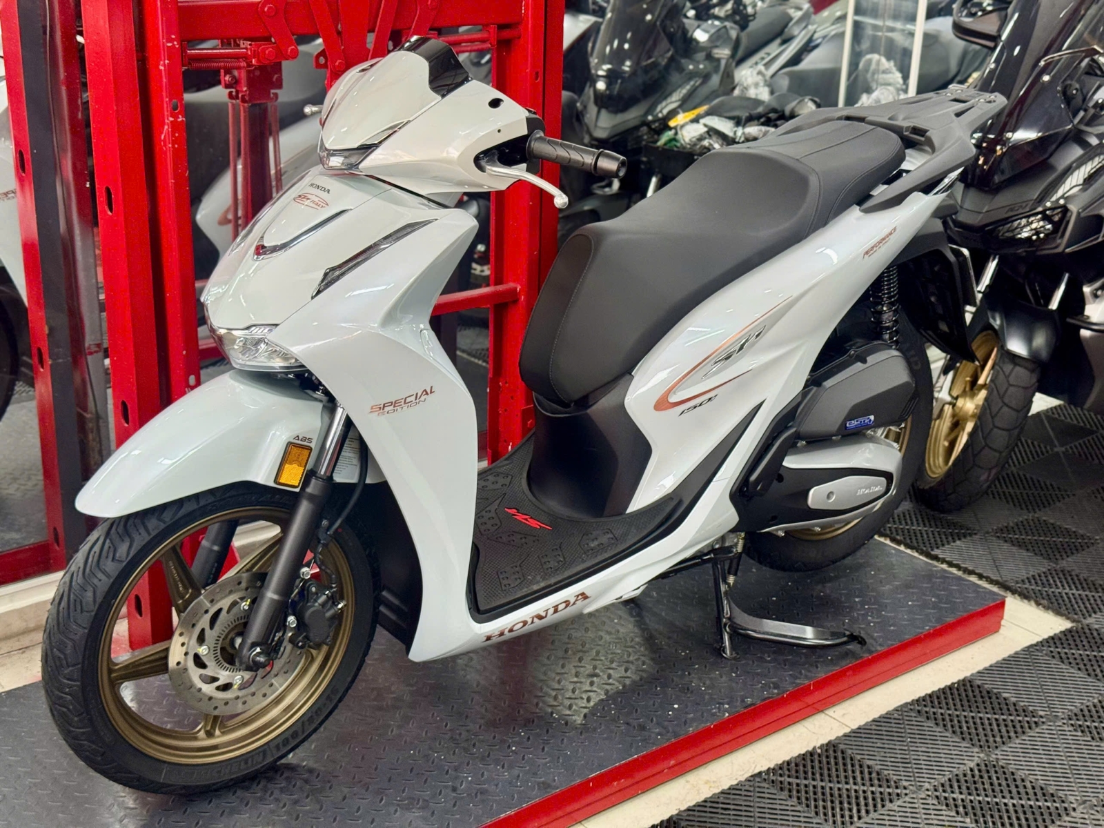 SH 150i Nhập Ý bản Special New Concept 600KM 50AF-63174