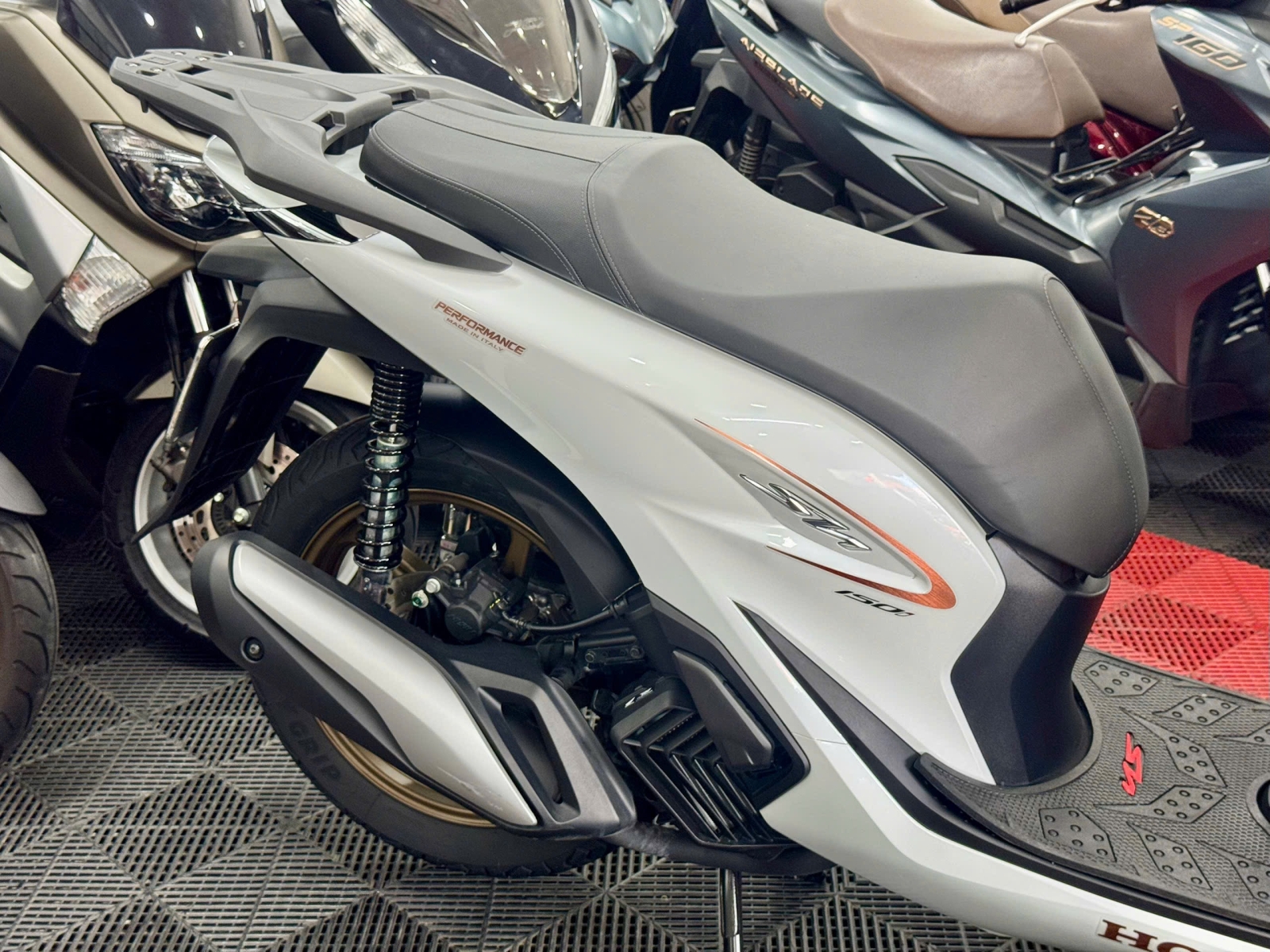 SH 150i Nhập Ý bản Special New Concept 600KM 50AF-63174