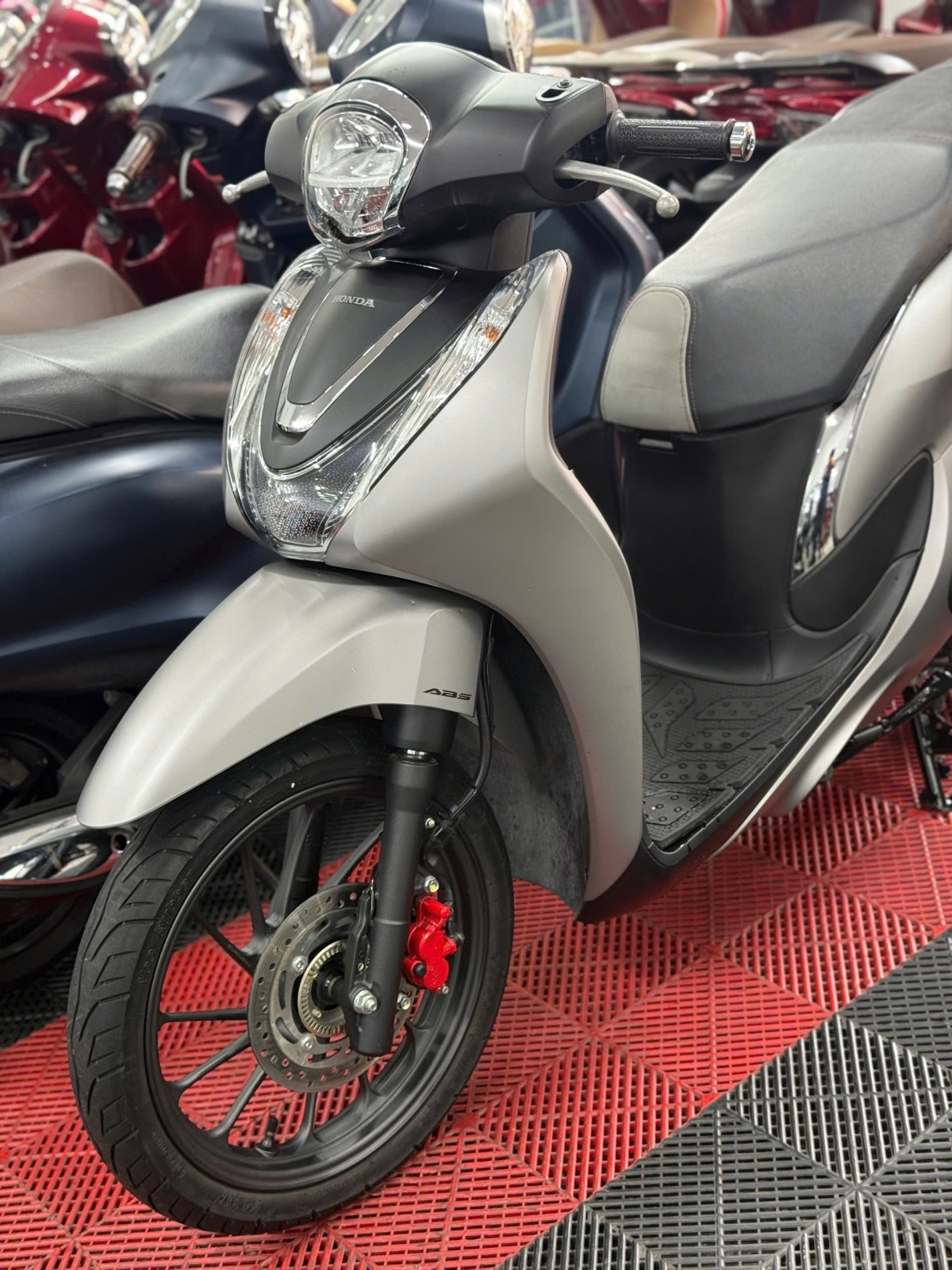HONDA SH MODE 125 ABS 2025 5000KM 59X3-90177