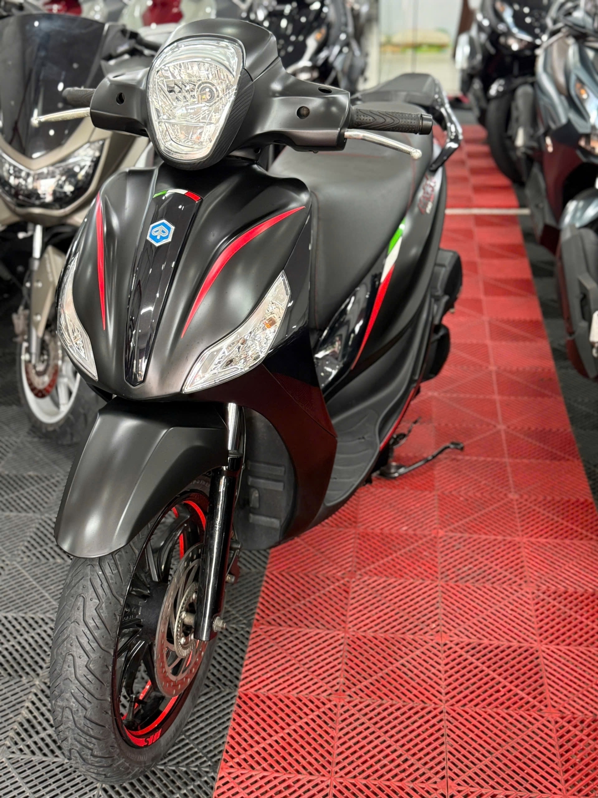 PIAGGIO MEDLEY 150 2 kênh ABS 59C2-89456