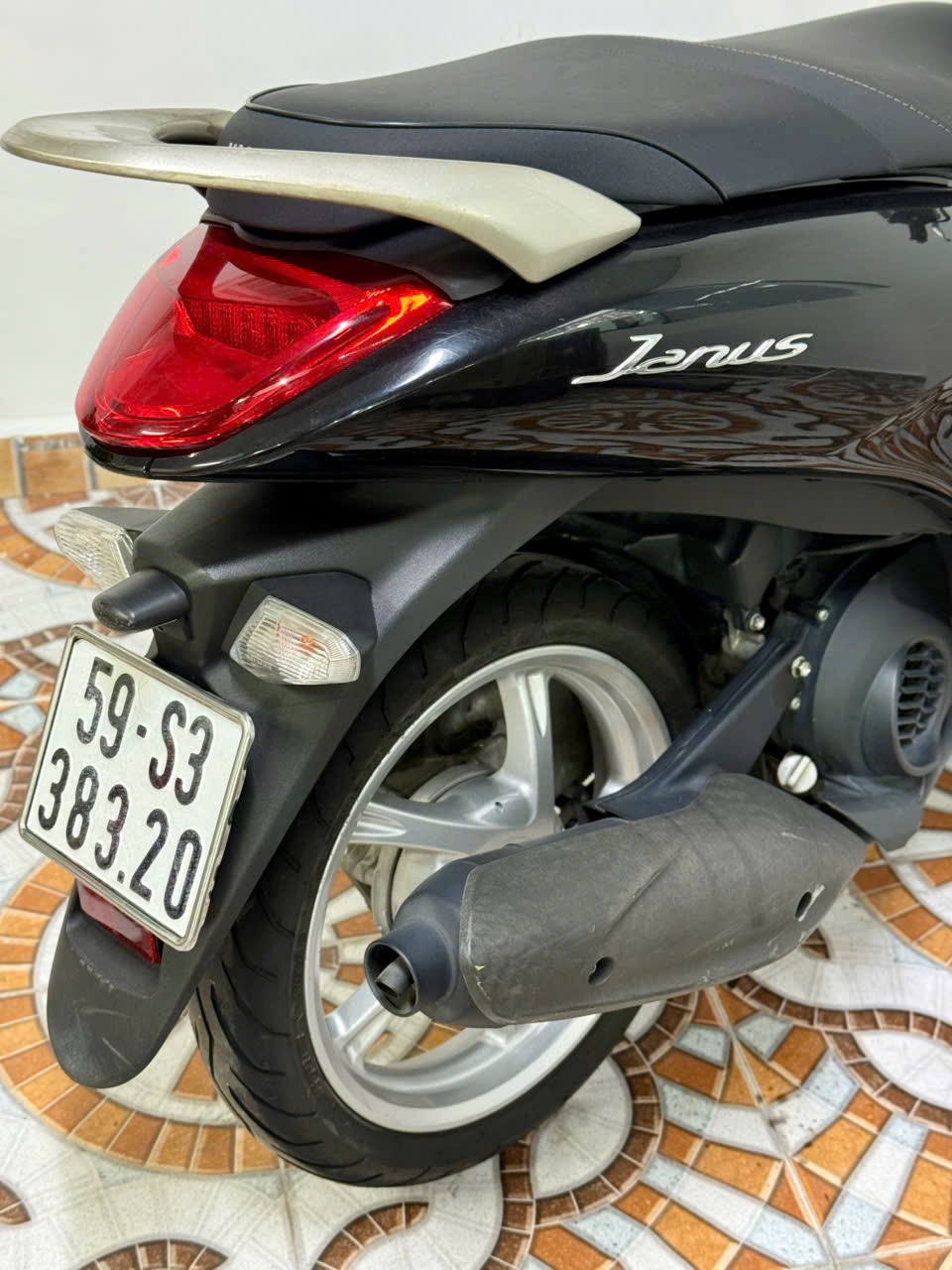 Janus 2020 59S3-38320