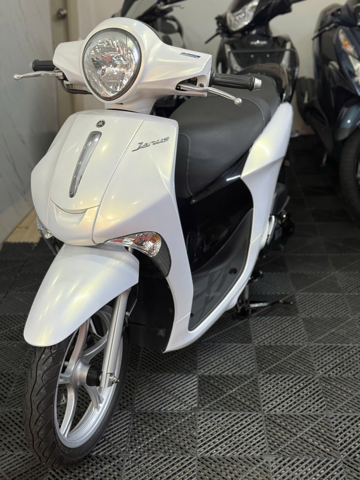 Janus 2022 Khoá chìa 59S3-60683
