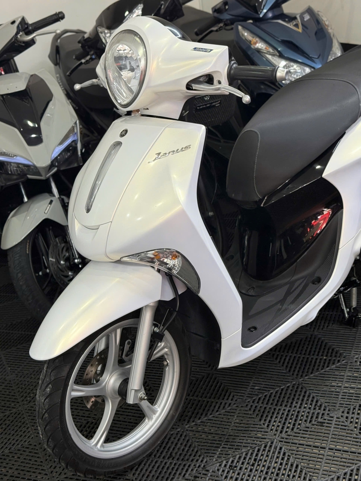 Janus 2022 Khoá chìa 59S3-60683