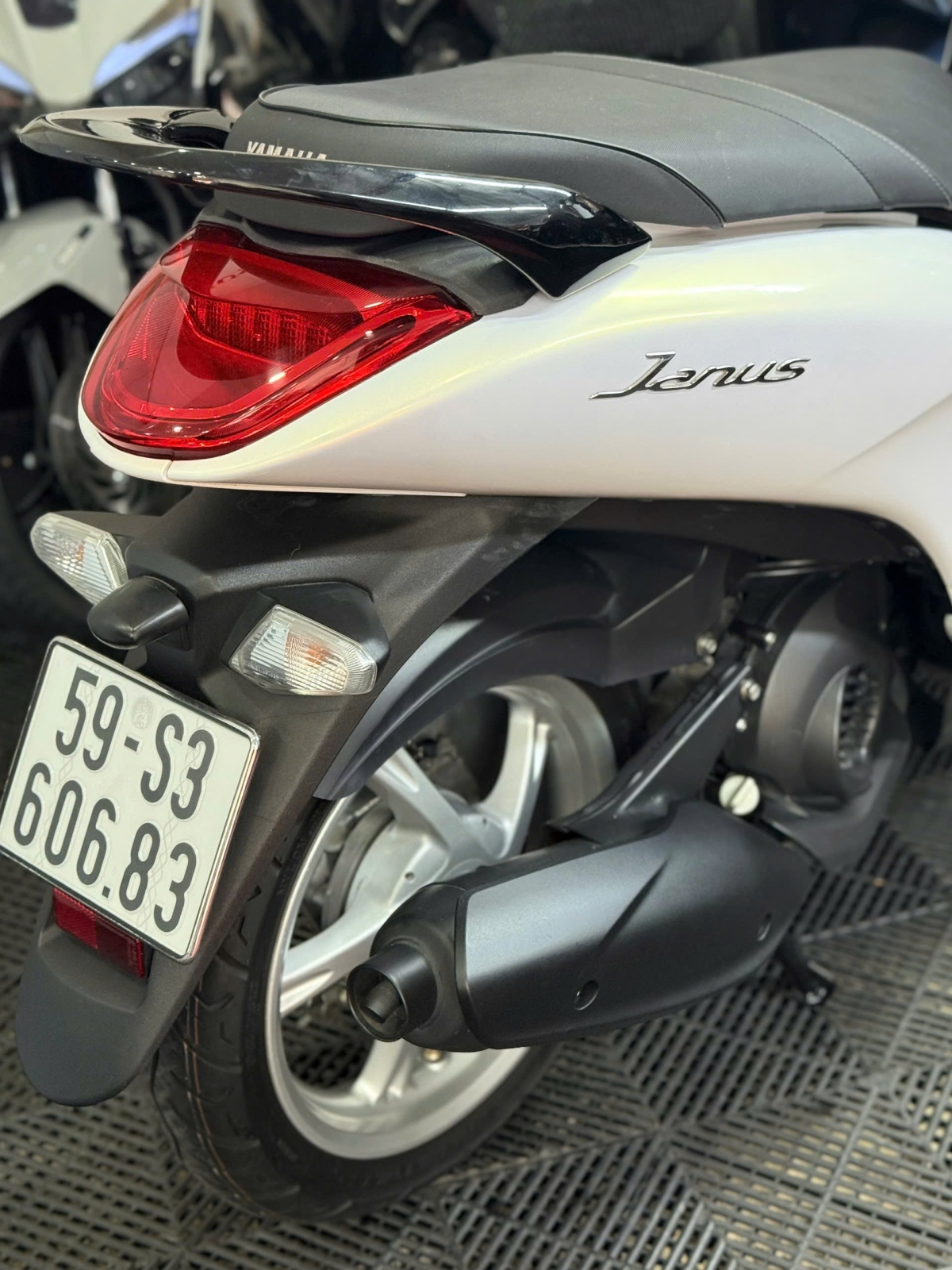 Janus 2022 Khoá chìa 59S3-60683